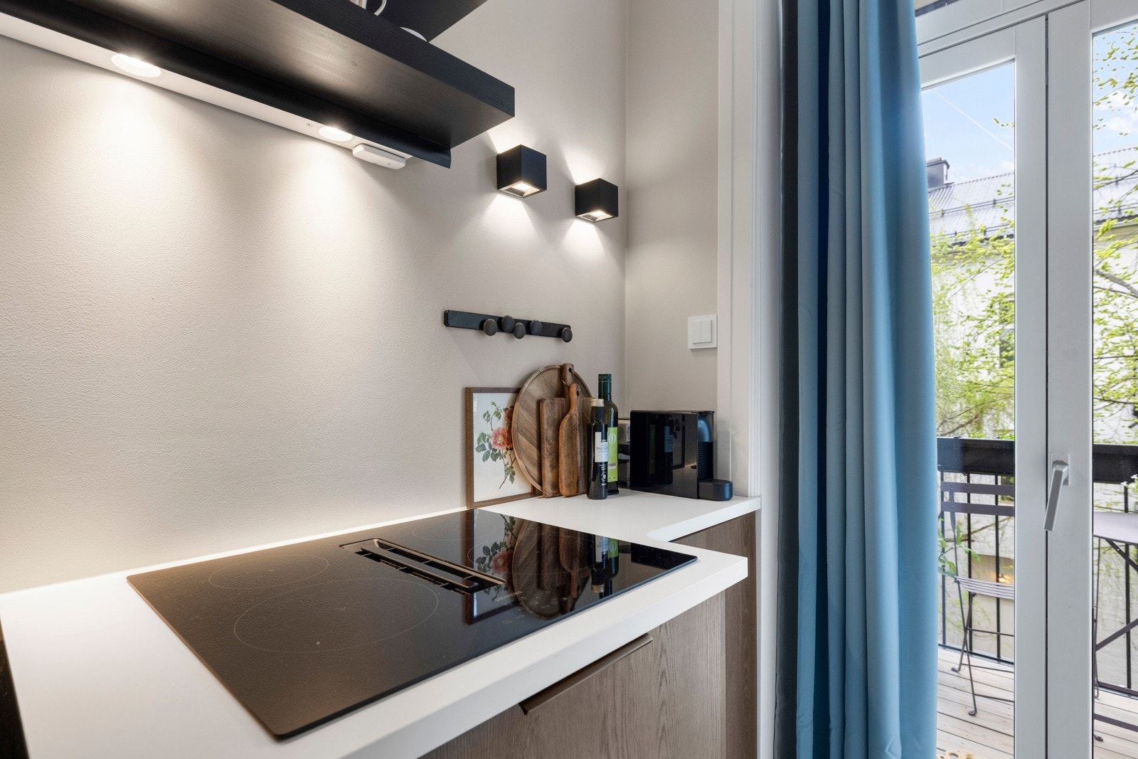 Utgang til nordvestvendt balkong. Galleribilde