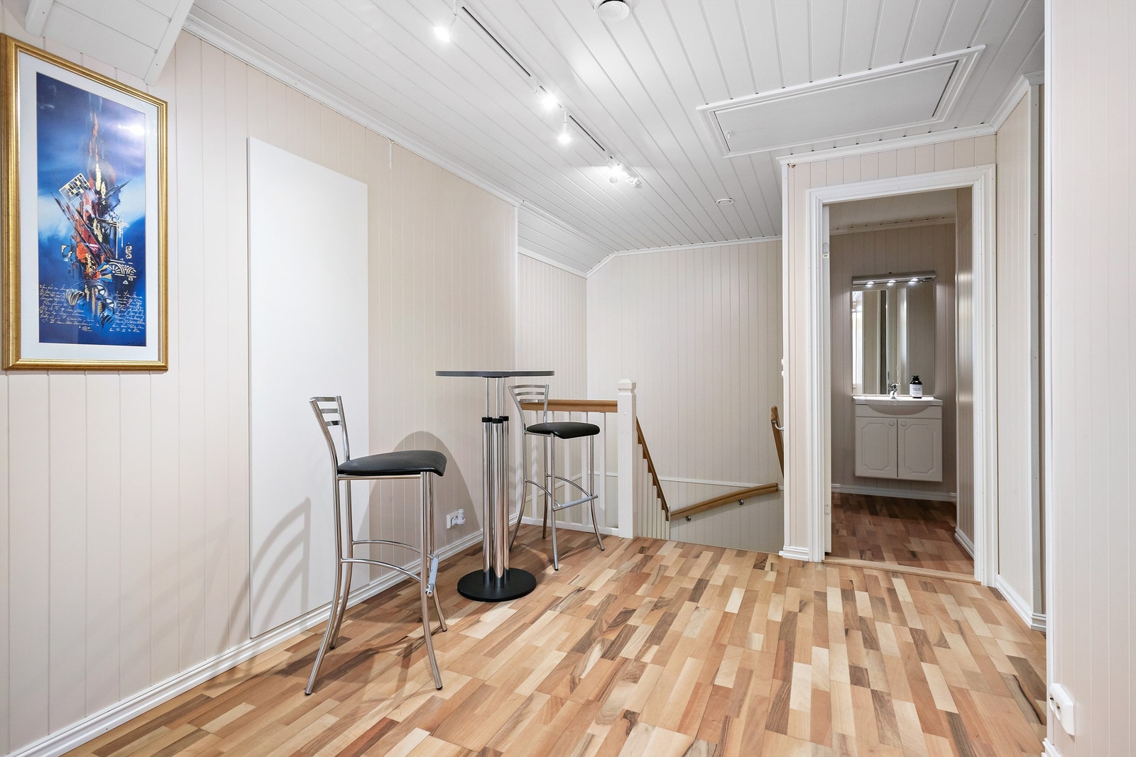 Adkomst til kaldt loft via stigeluke Galleribilde