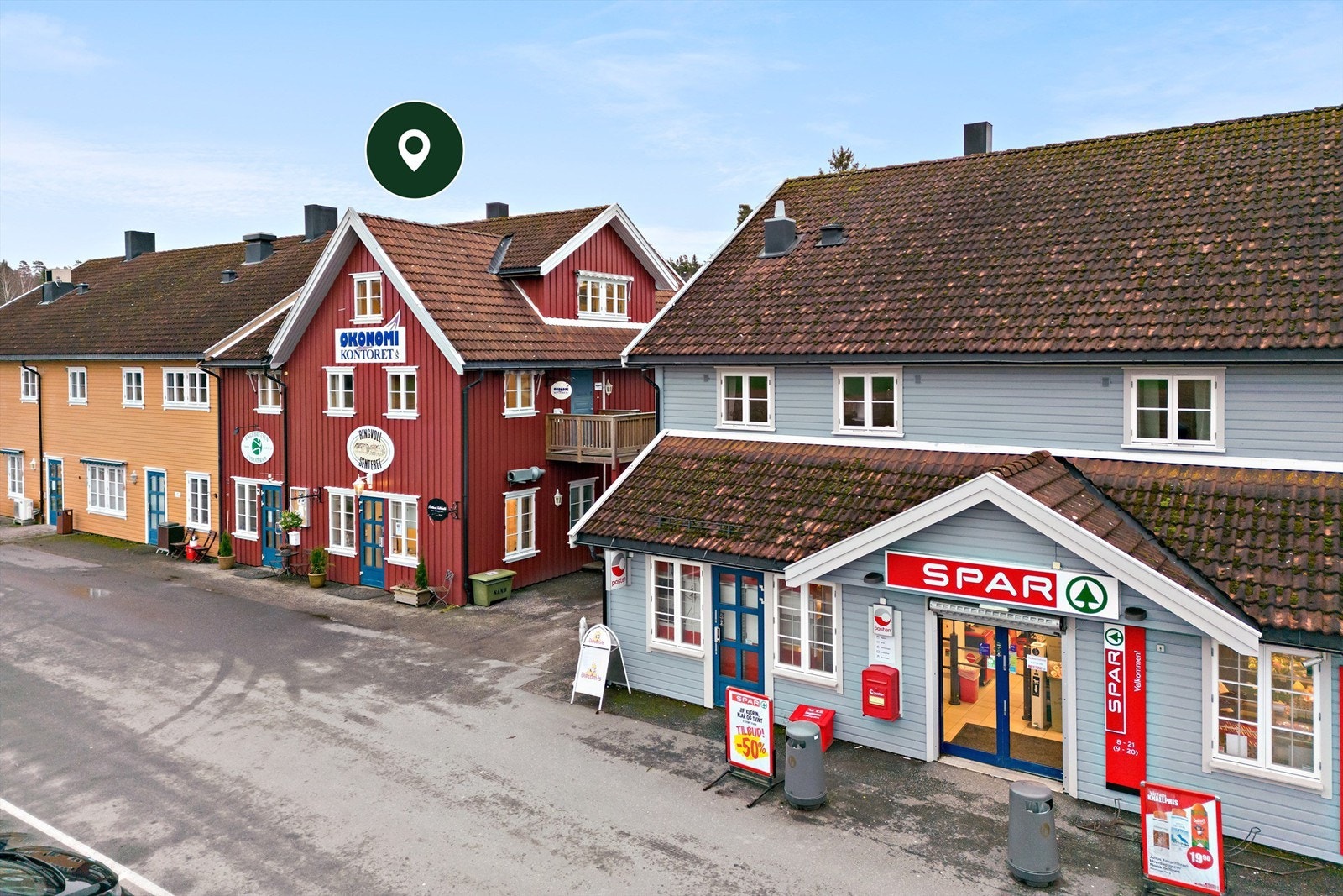 Kontorer over to etasjer i kombinasjonsbygg, beliggende på Ringvoll i Ytre Hobøl Galleribilde