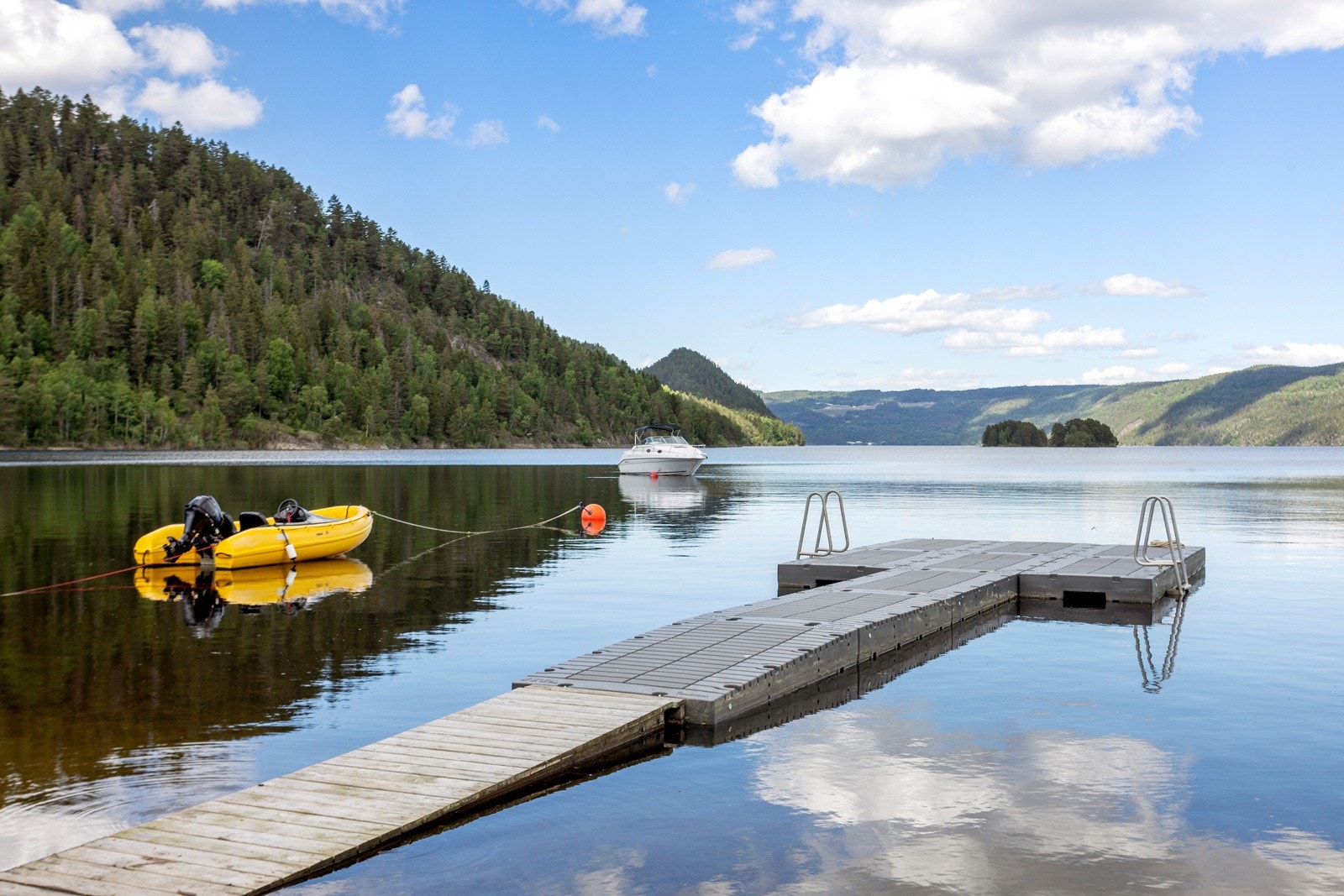 I tilknytning til eiendommen er det båtplasser Galleribilde