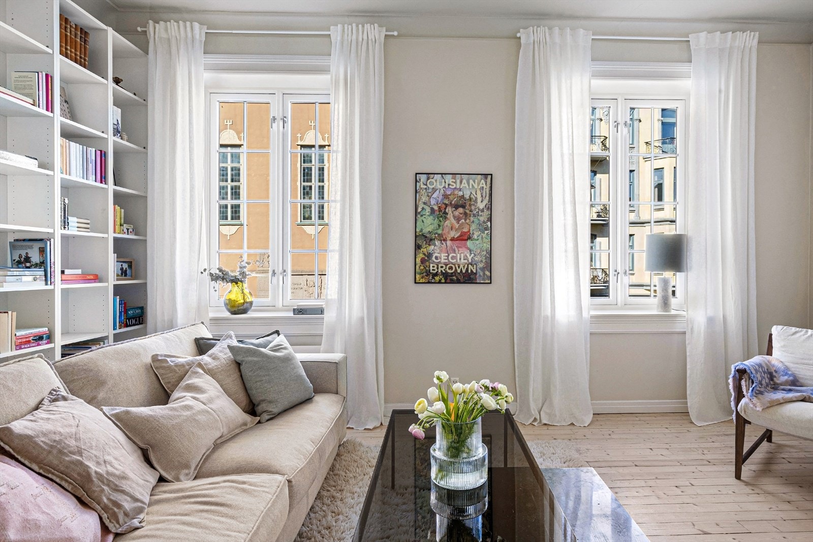 I stuen har det også vært spisebord tidligere dersom man vil bruke spisestuen som soverom Galleribilde