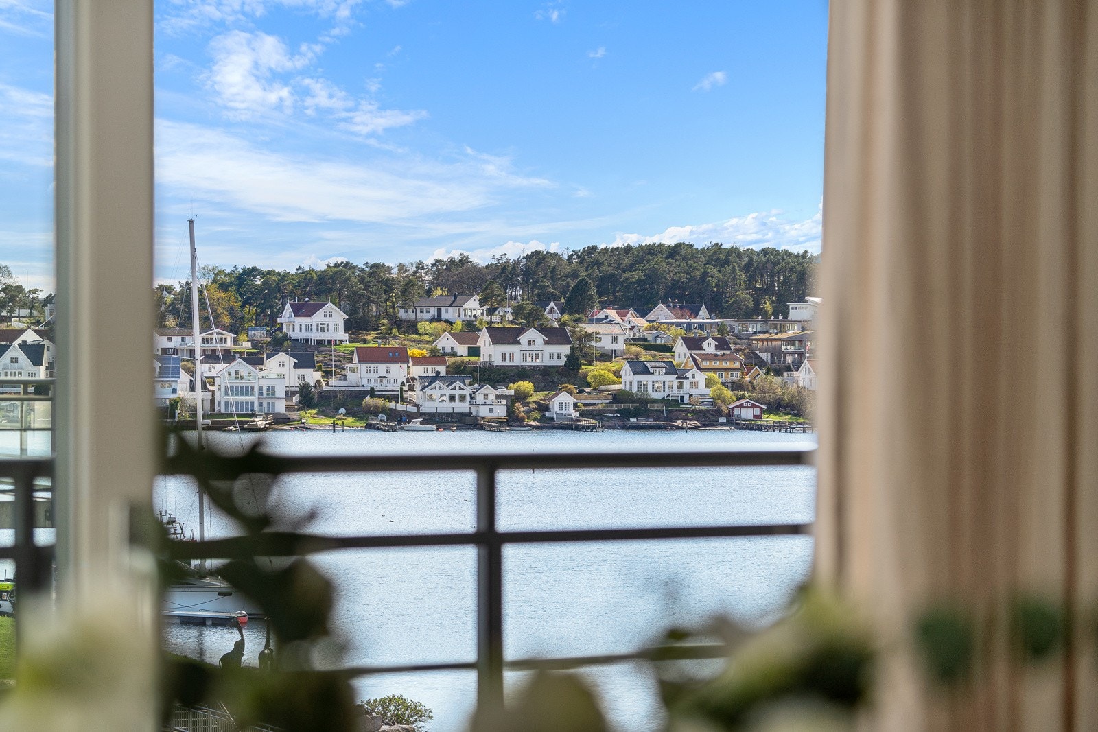 Fra balkongen er det utsikt over innseilingen til Tønsberg Galleribilde