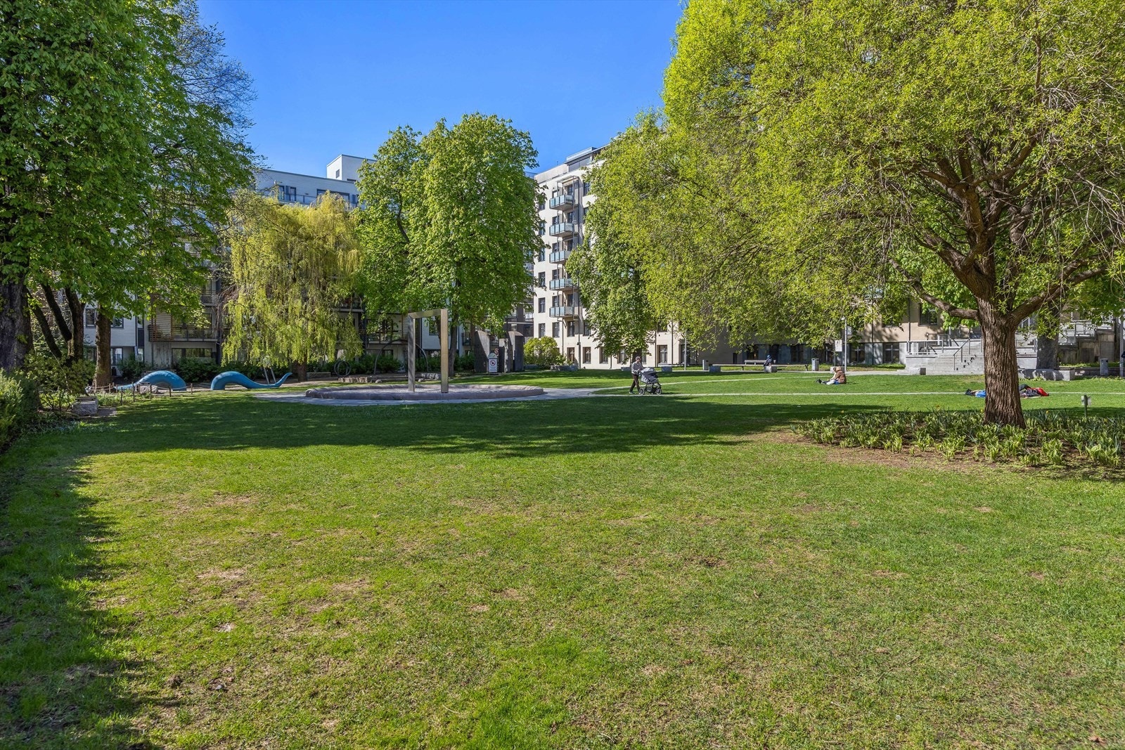 Svært sentral beliggenhet med få minutters gange til bl. a St. Hanshaugen parken, Bislett stadion og Nationaltheatret kollektivknutepunkt Galleribilde