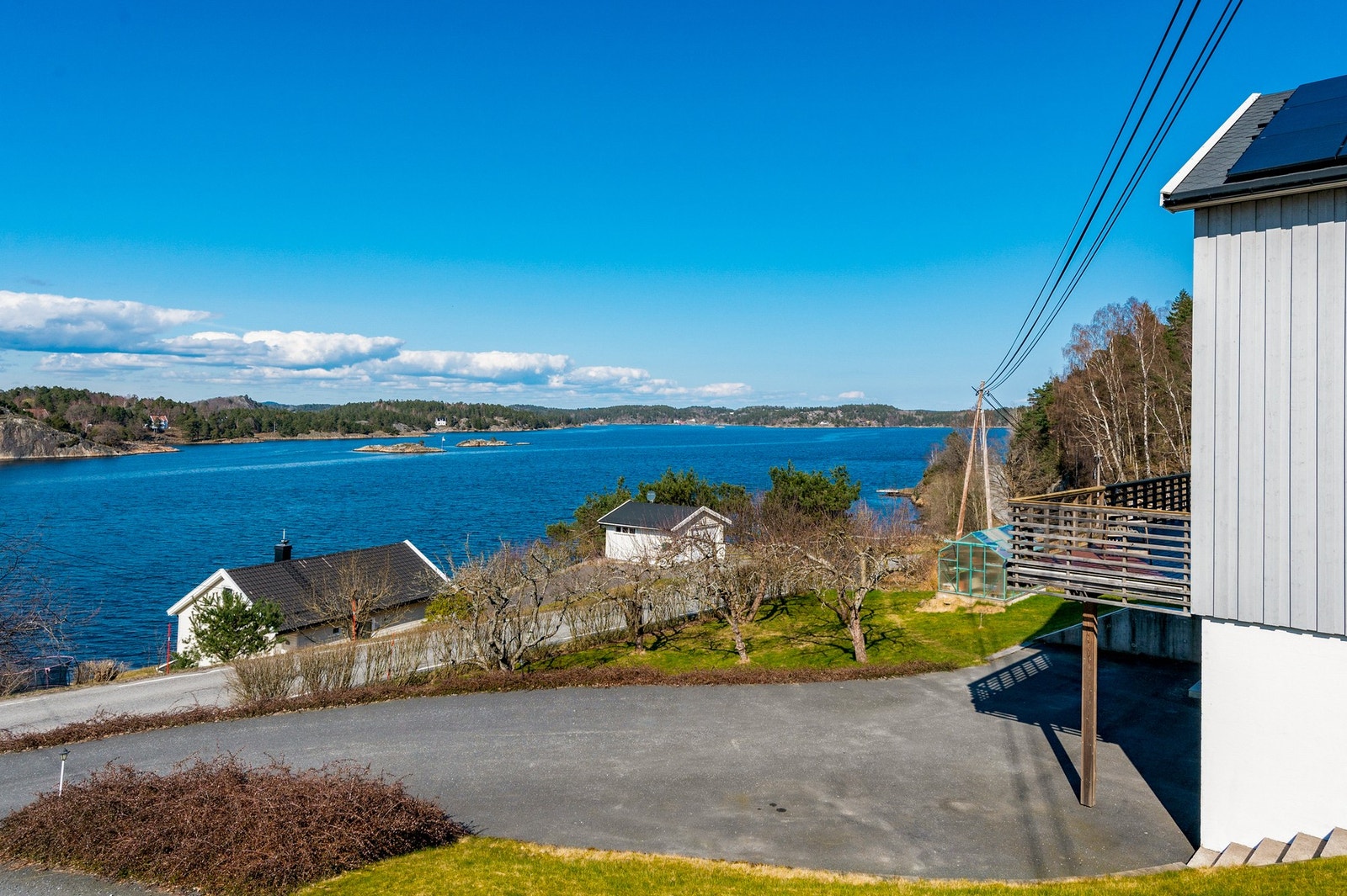 Herlig utsikt mot Tromøysund, Buøya og innseilingen til "Sørlandsleia" Galleribilde