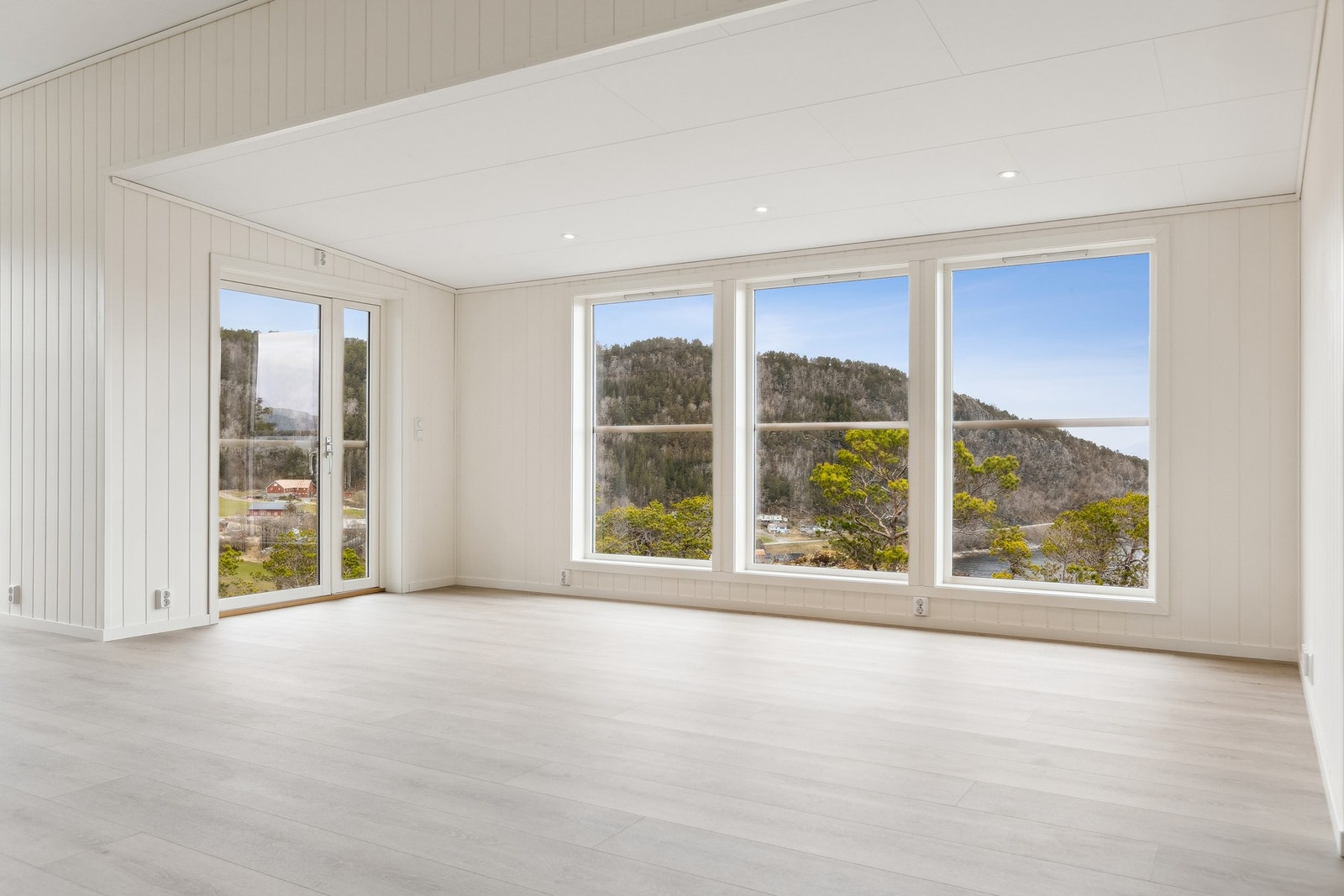 Både solnedganger og morgenkaffen nytes best her. Galleribilde