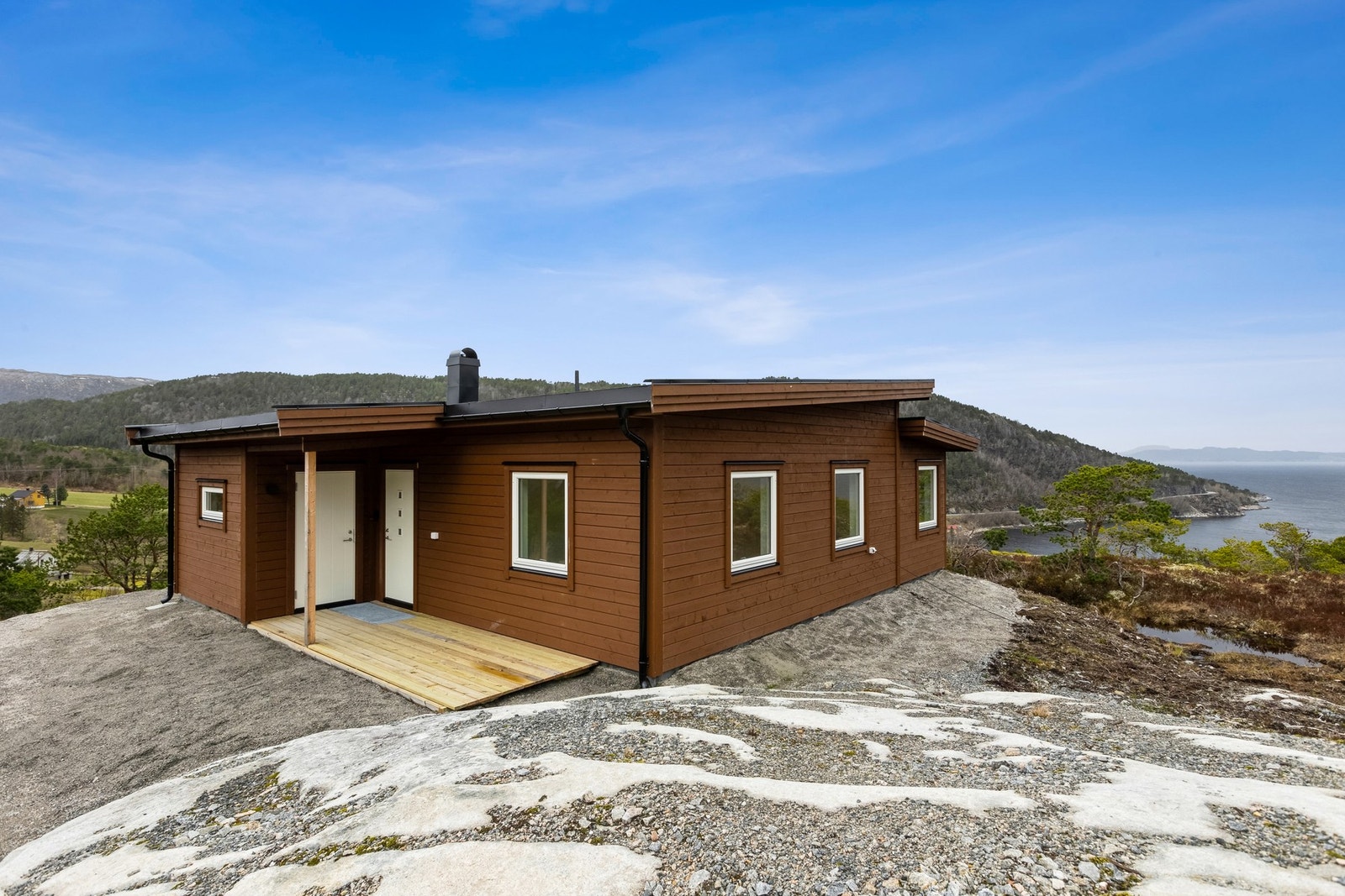 Boligen har en praktisk bod på 4 kvm. Galleribilde