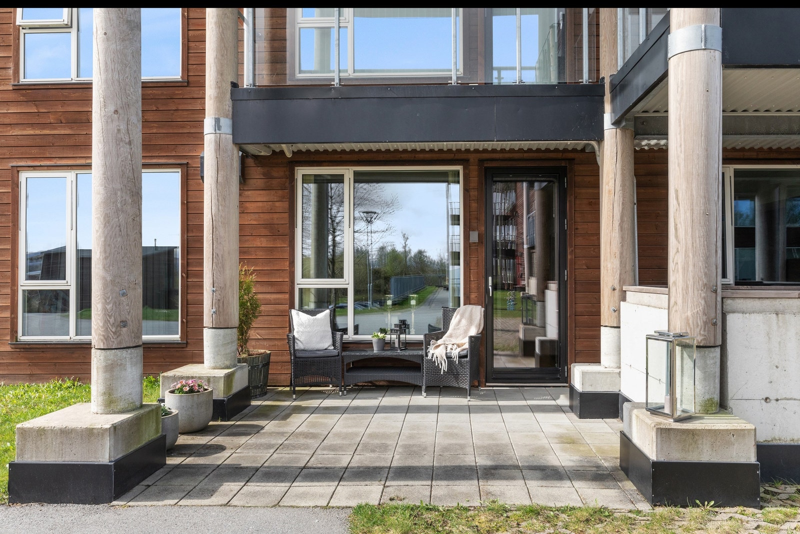 Kjekk leilighet på bakkeplan med attraktiv beliggenhet på Røyneberg. Galleribilde
