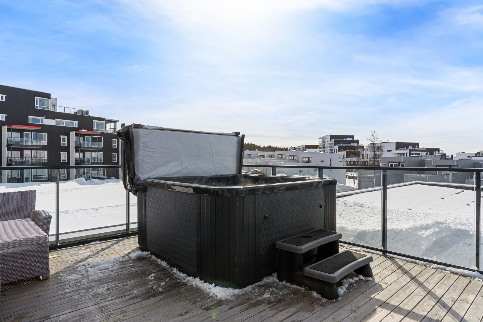 Velvære i hverdagen! Jacuzzi og panoramautsikt gir en luksuriøs følelse hjemme.