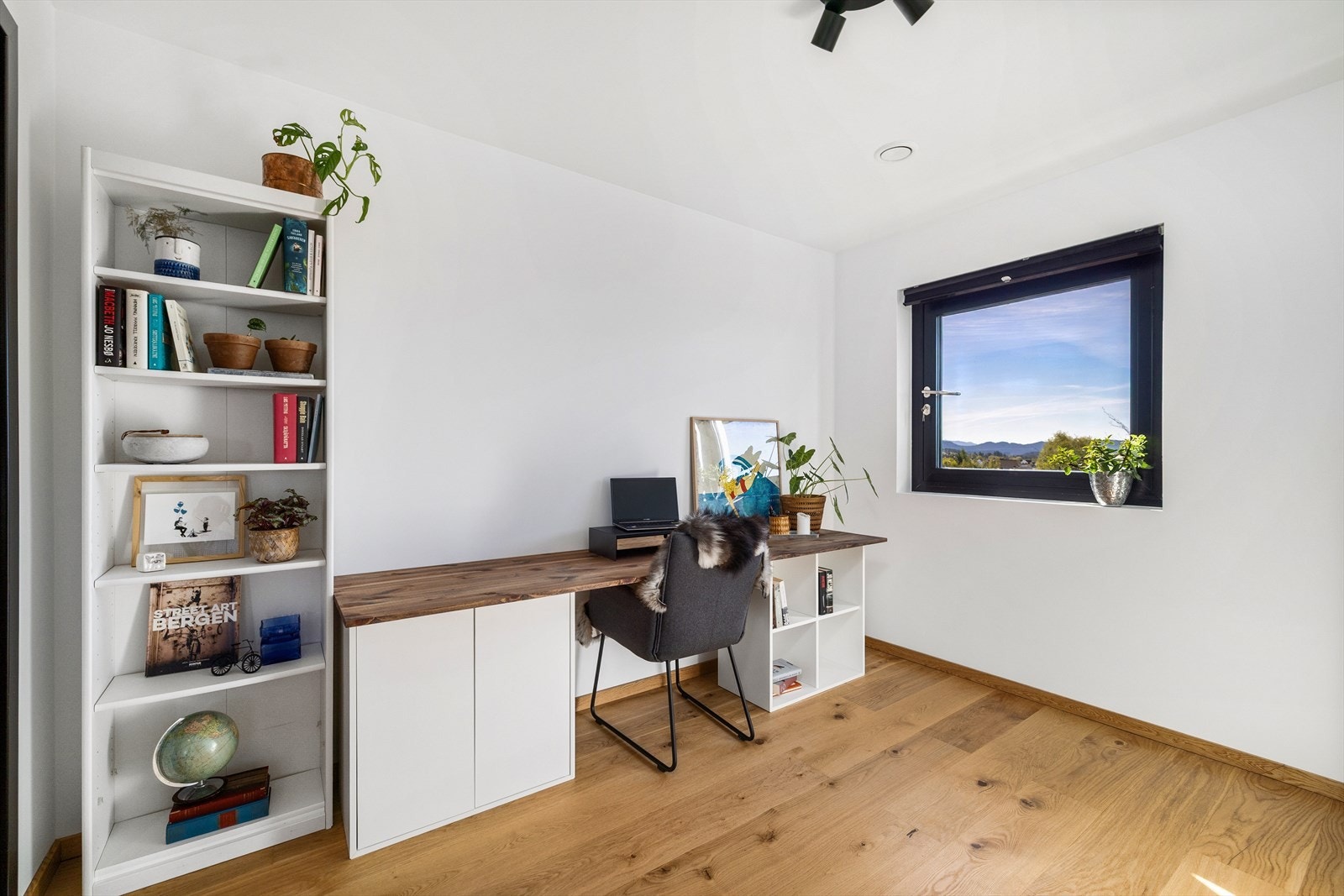 De øvrige to rommene måler ca. 9,6kvm og 9,1kvm. Galleribilde