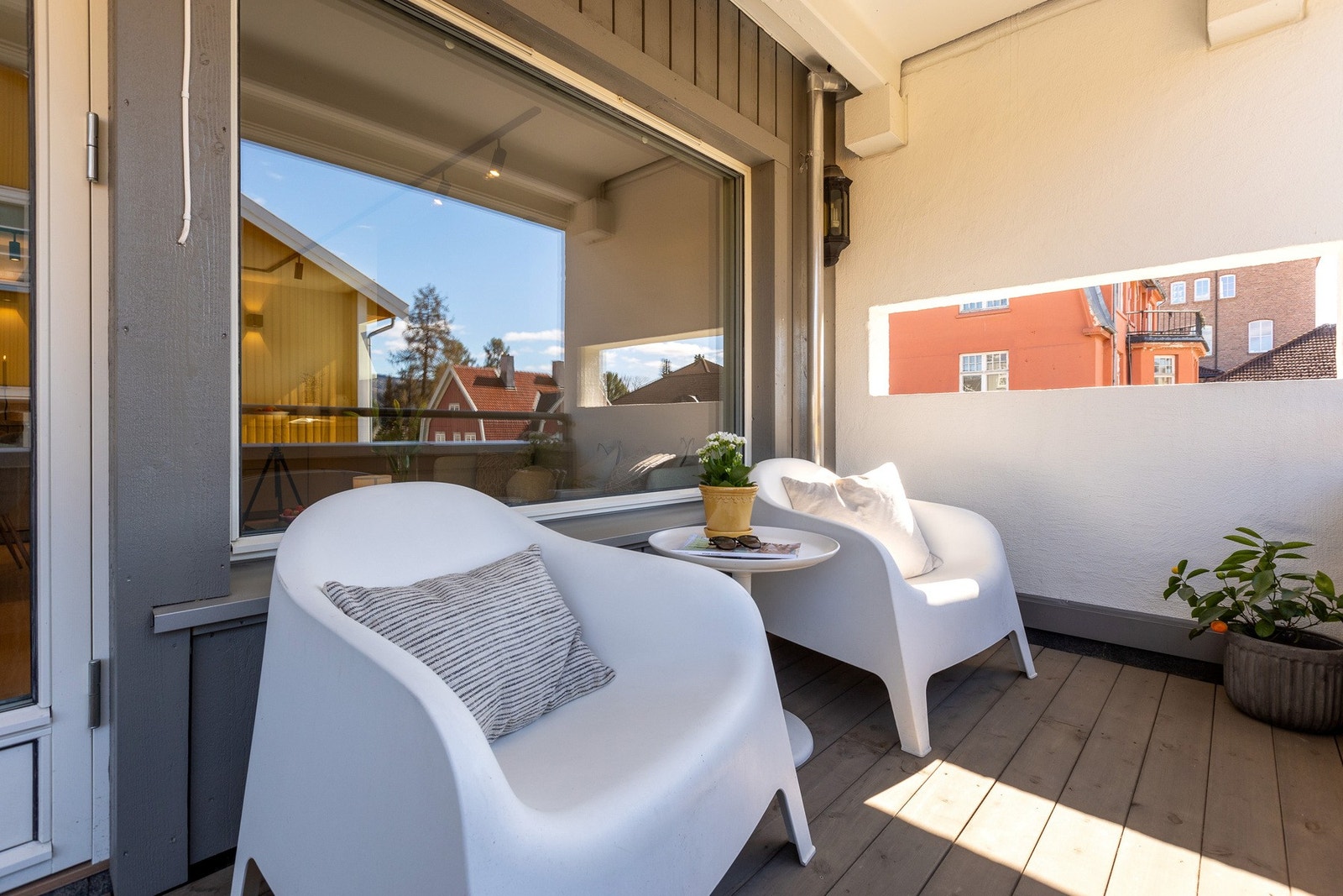 Lun, vestvendt veranda. Galleribilde