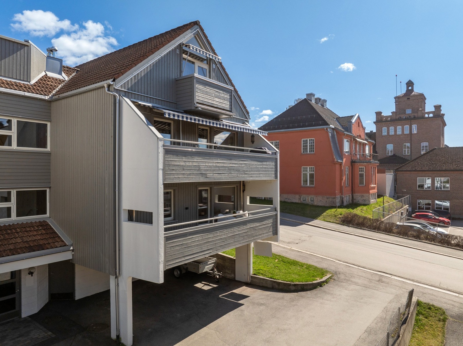Leiligheten ligger i høy 1. etasje. Galleribilde