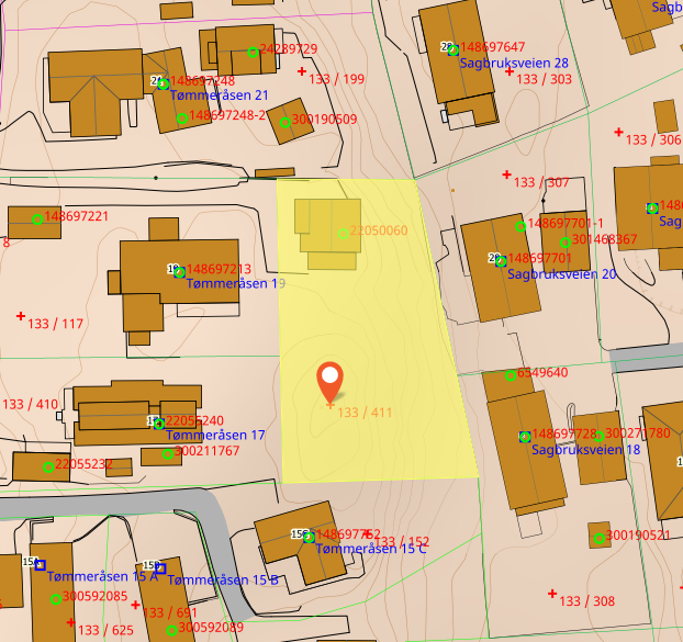 Tomt gnr 133 bnr 411, 1555 SON. Denne er en ubebygget tomt på ca 1,1 mål som kan kjøpes ved siden av boligen. Det er satt opp en bod/anneks på tomten. Galleribilde