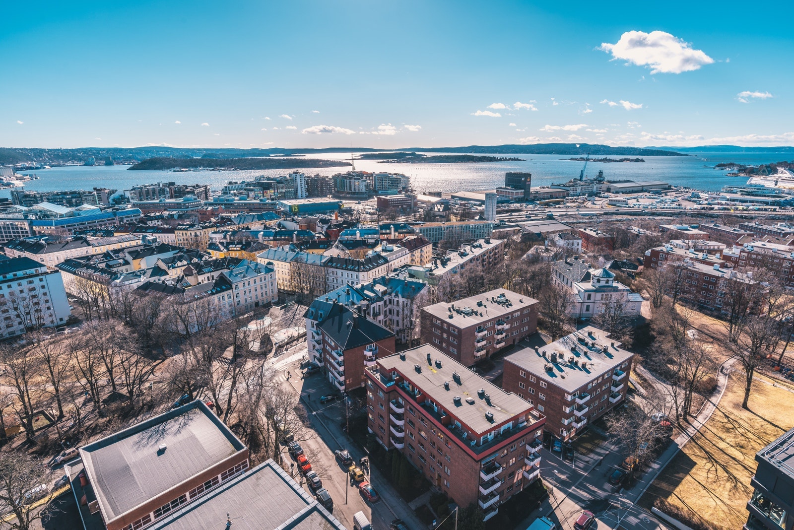 Utsikt retning mot sjøen Galleribilde