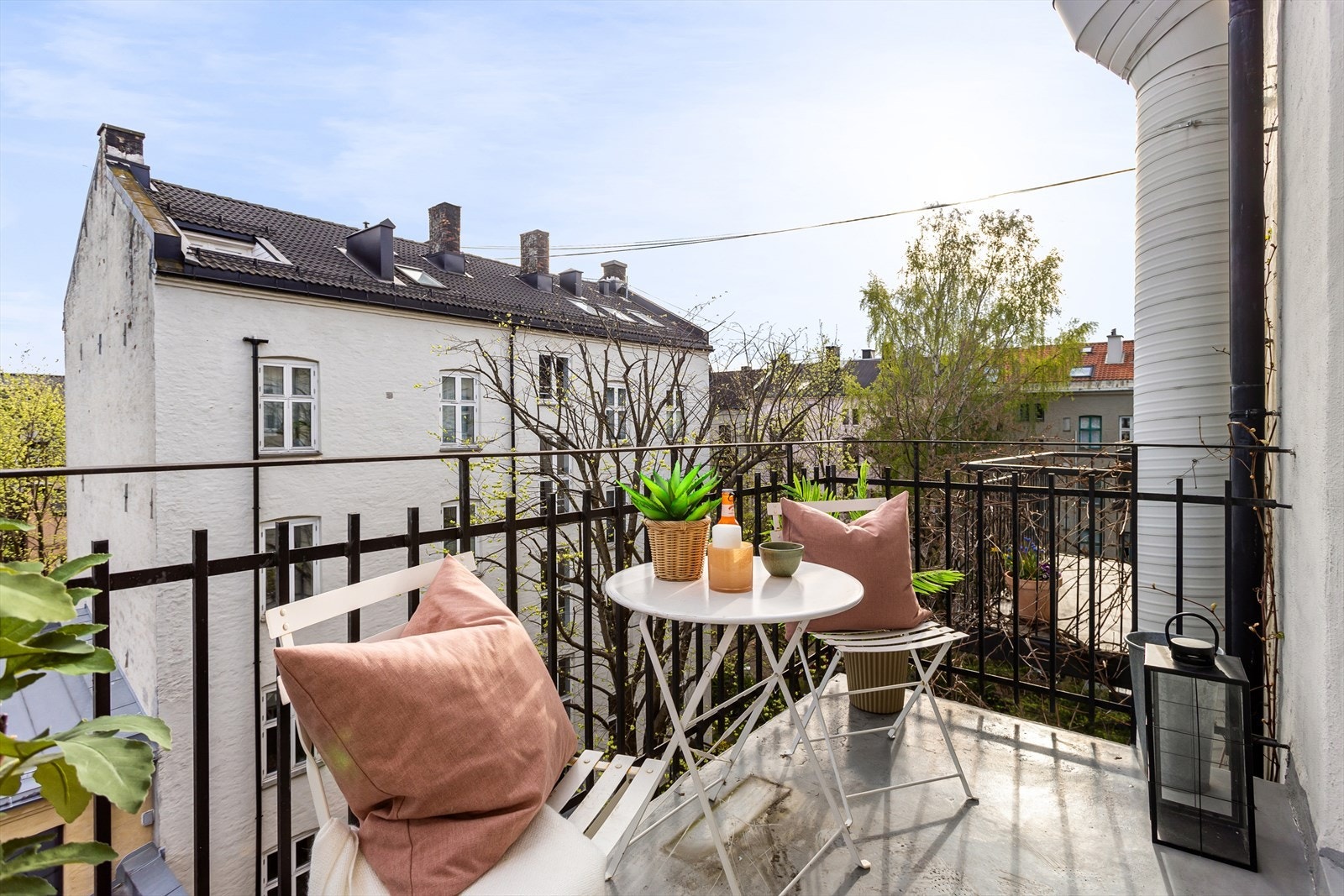Plass til utemøblement. Galleribilde