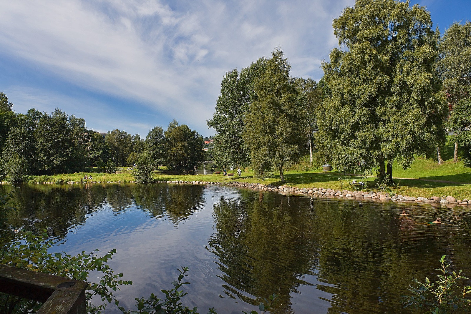 Huset ligger sentralt til alt oppover og nedover Akerselva, turveier, og badeplasser. Galleribilde