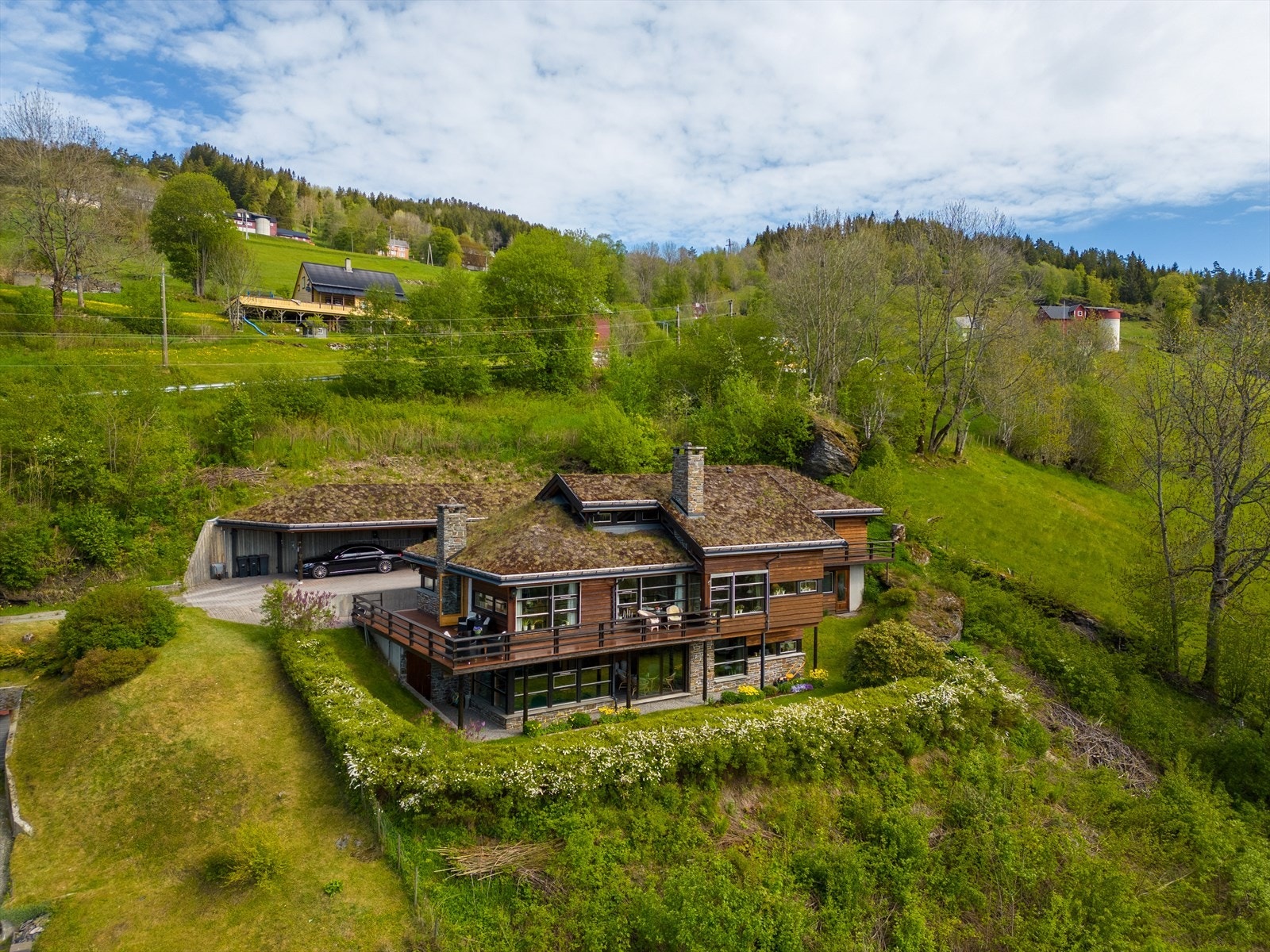 Grauavegen 53 presenteres av Aktiv Voss v/Vegard Fjose. Galleribilde