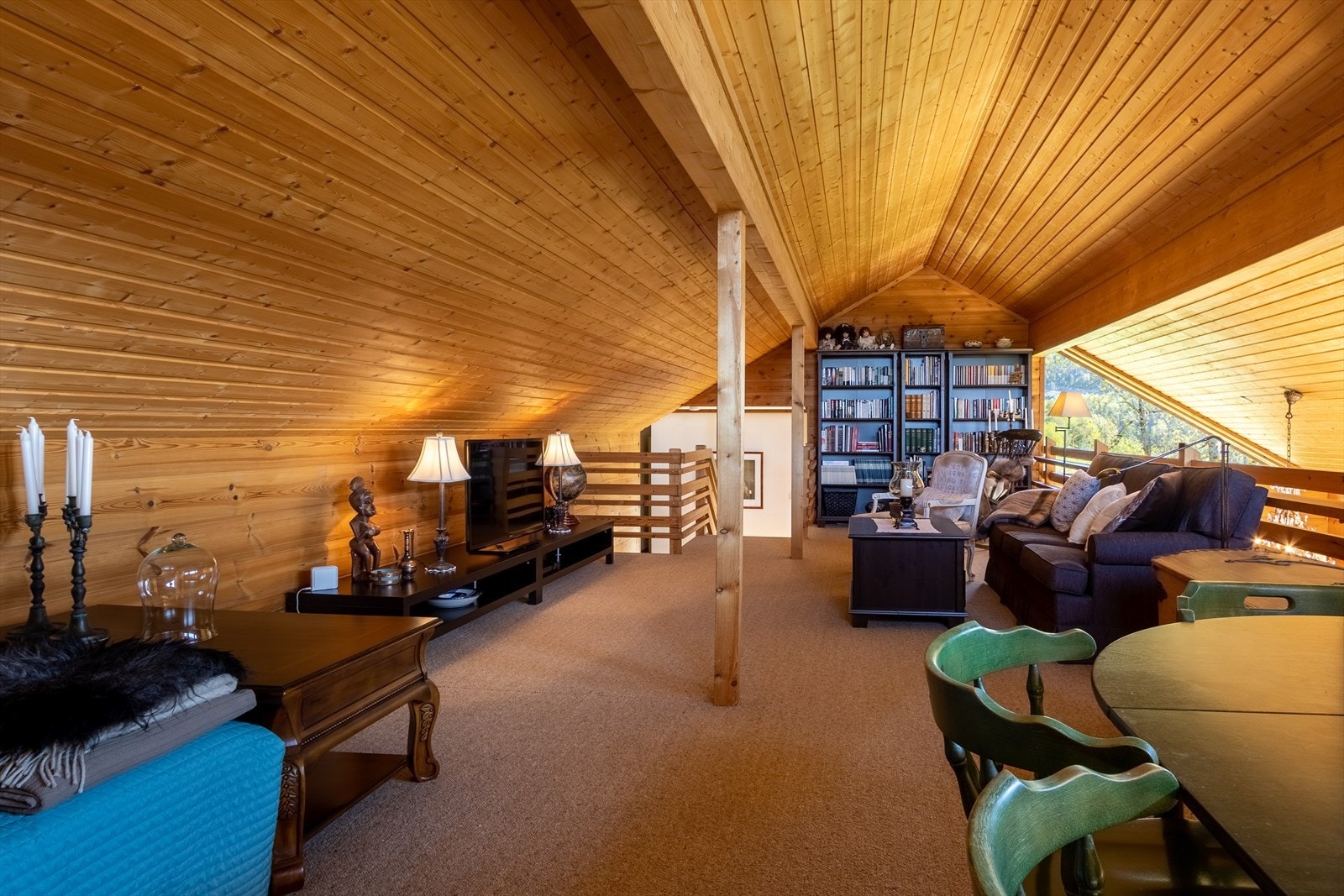 Rommet er perfekt for dem som vil trekke seg litt unna. Enten for barna som vil spille tv-spill eller når favorittlaget vises på tv-en. Galleribilde