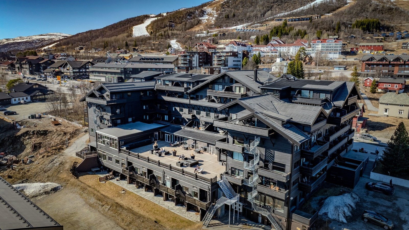 Området byr også på tilbud som serveringshytter i fjellet, kanefart, hundesledekjøring, isfiske med mer. Galleribilde