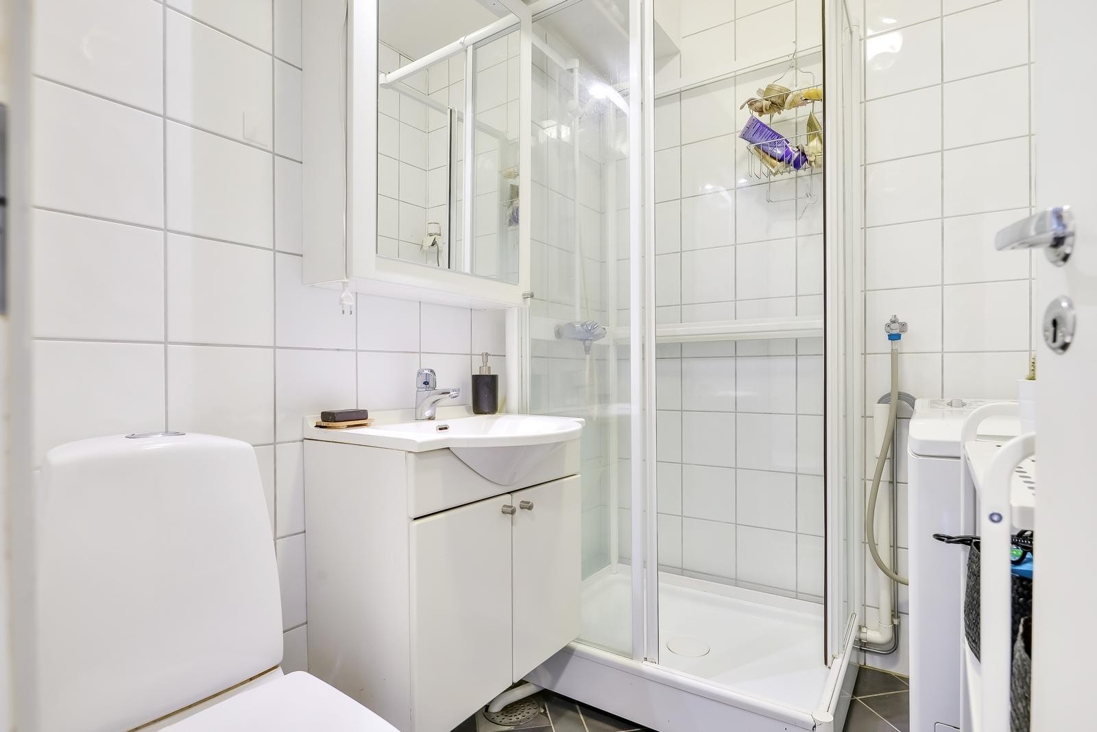 Bad med opplegg for vaskemaskin Galleribilde