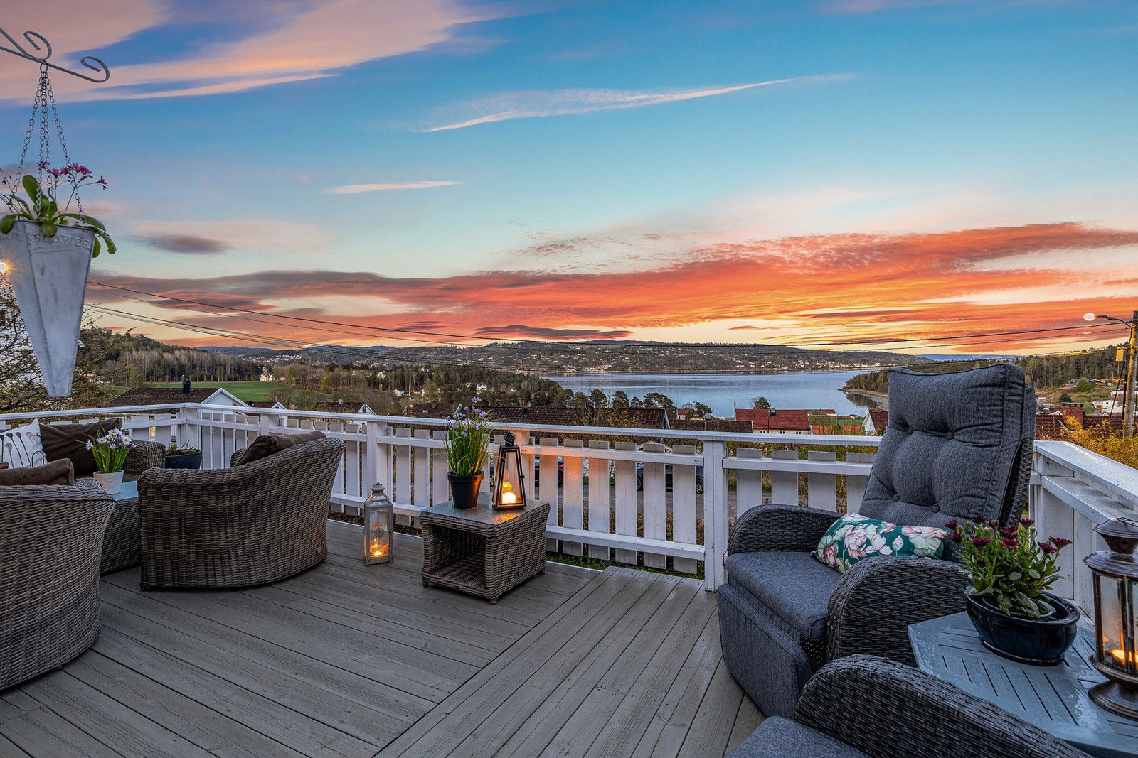 Eiendommen har meget gode sol- og utsiktsforhold, samt kort vei ned til Bergerbukta Galleribilde