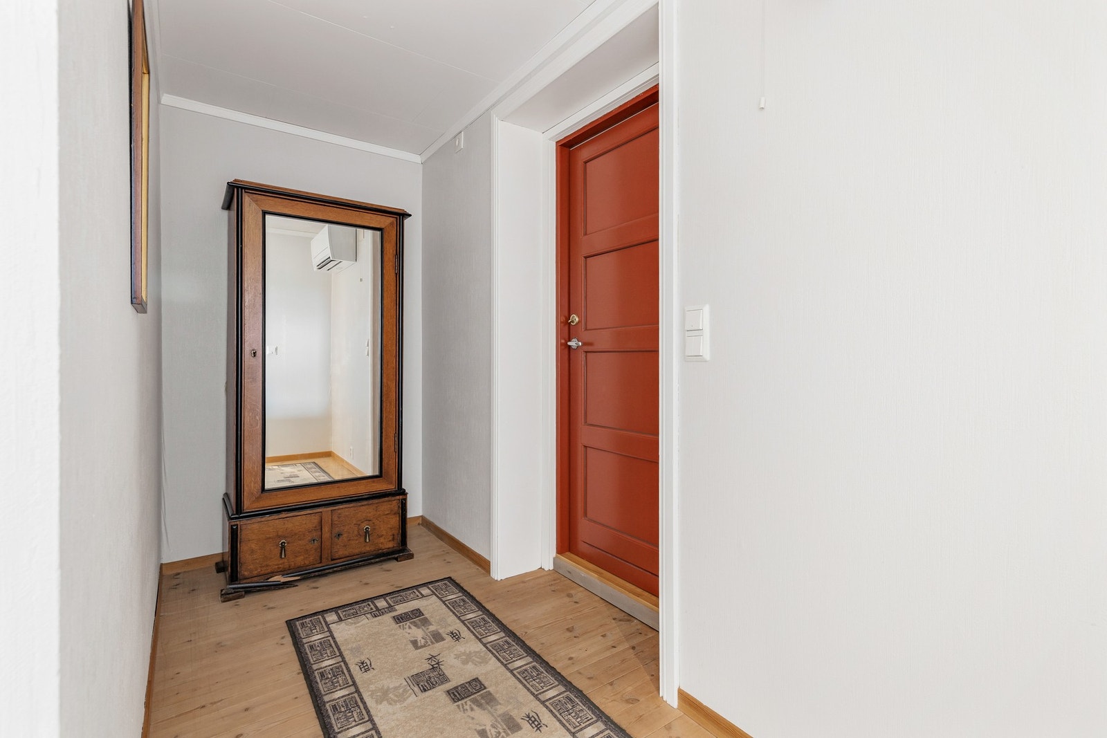 Underetasjen har egen inngang Galleribilde