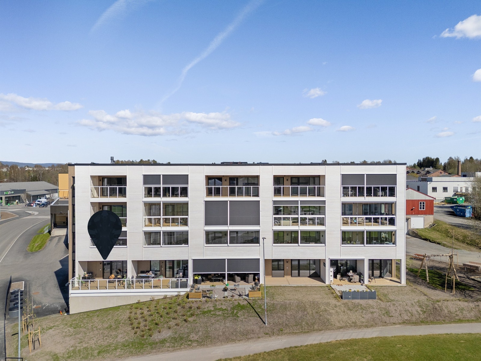 Velkommen til Stasjonsvegen 9B, presentert av Petter Bakke.
Foto: Kim Rognmo Galleribilde