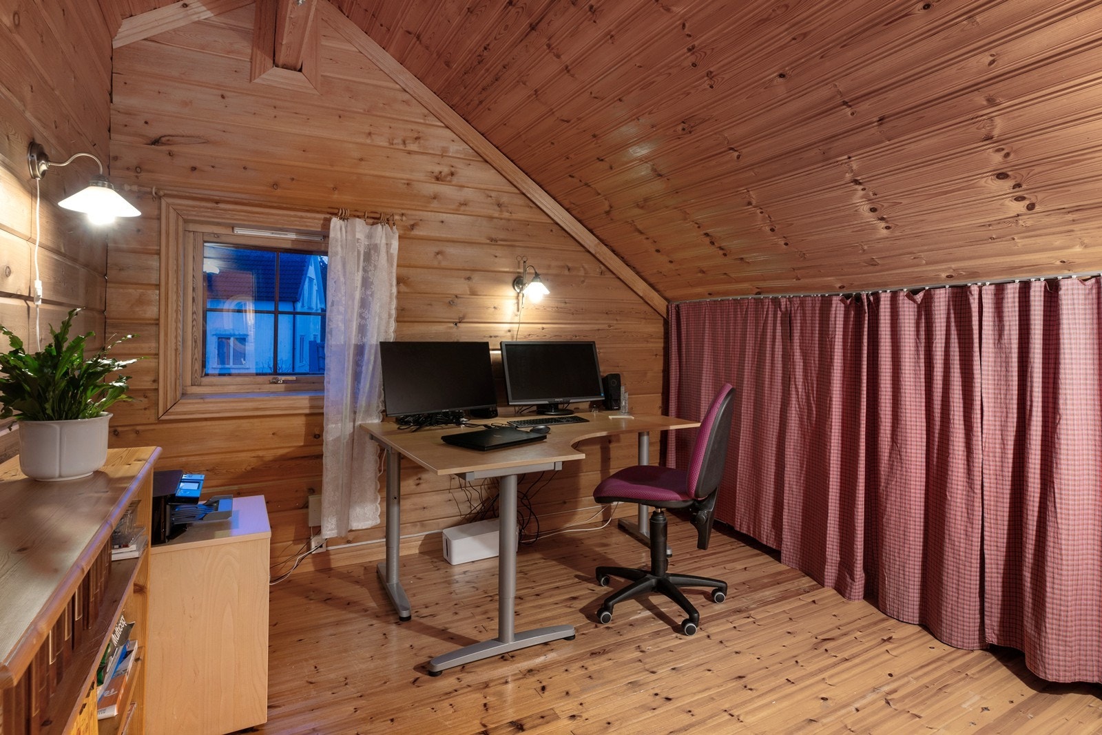 Også det andre rommet passer fint som kontor/hobbyrom, barnerom eller gjesterom. Galleribilde