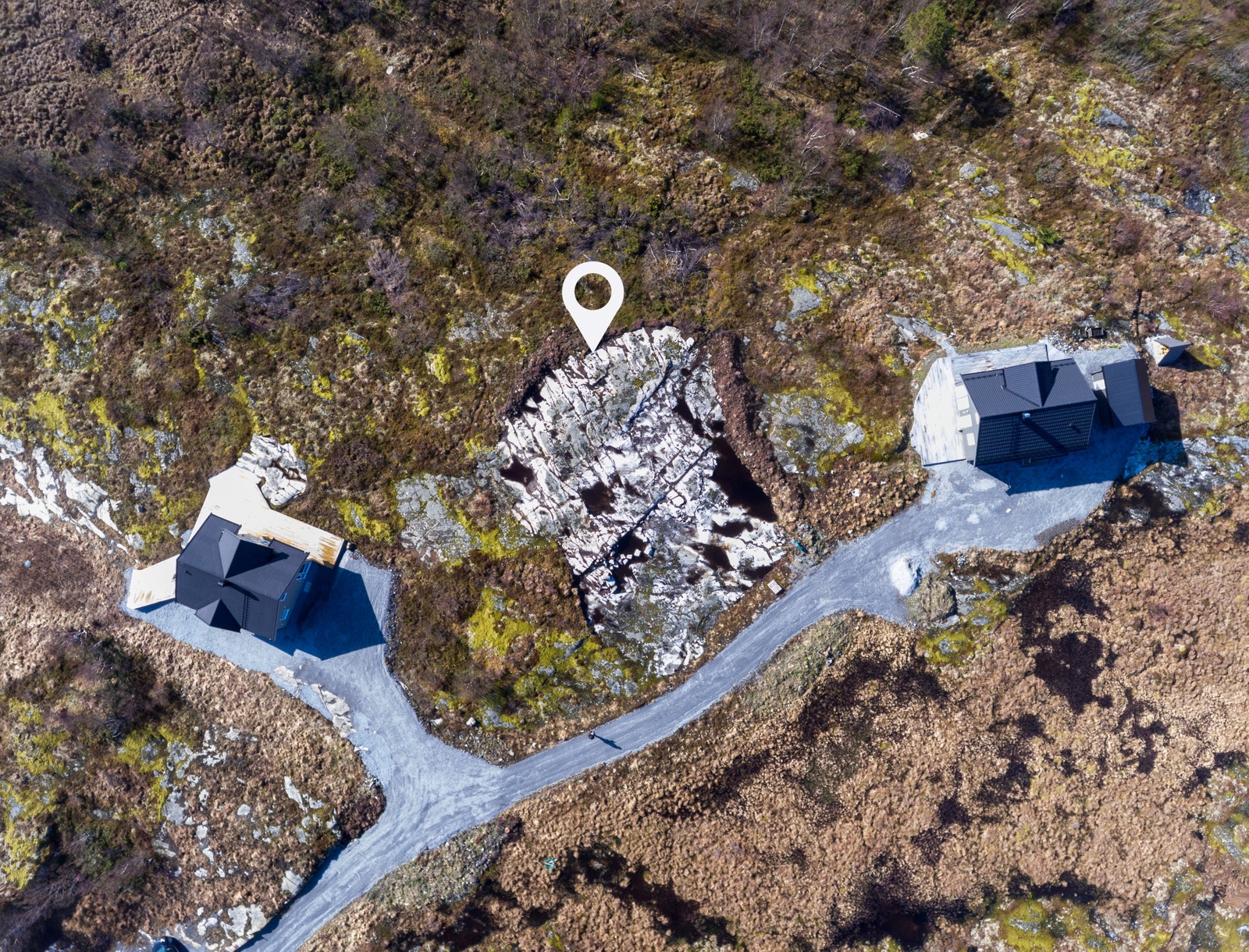 Tomta måler romslige 1759 kvm. Galleribilde