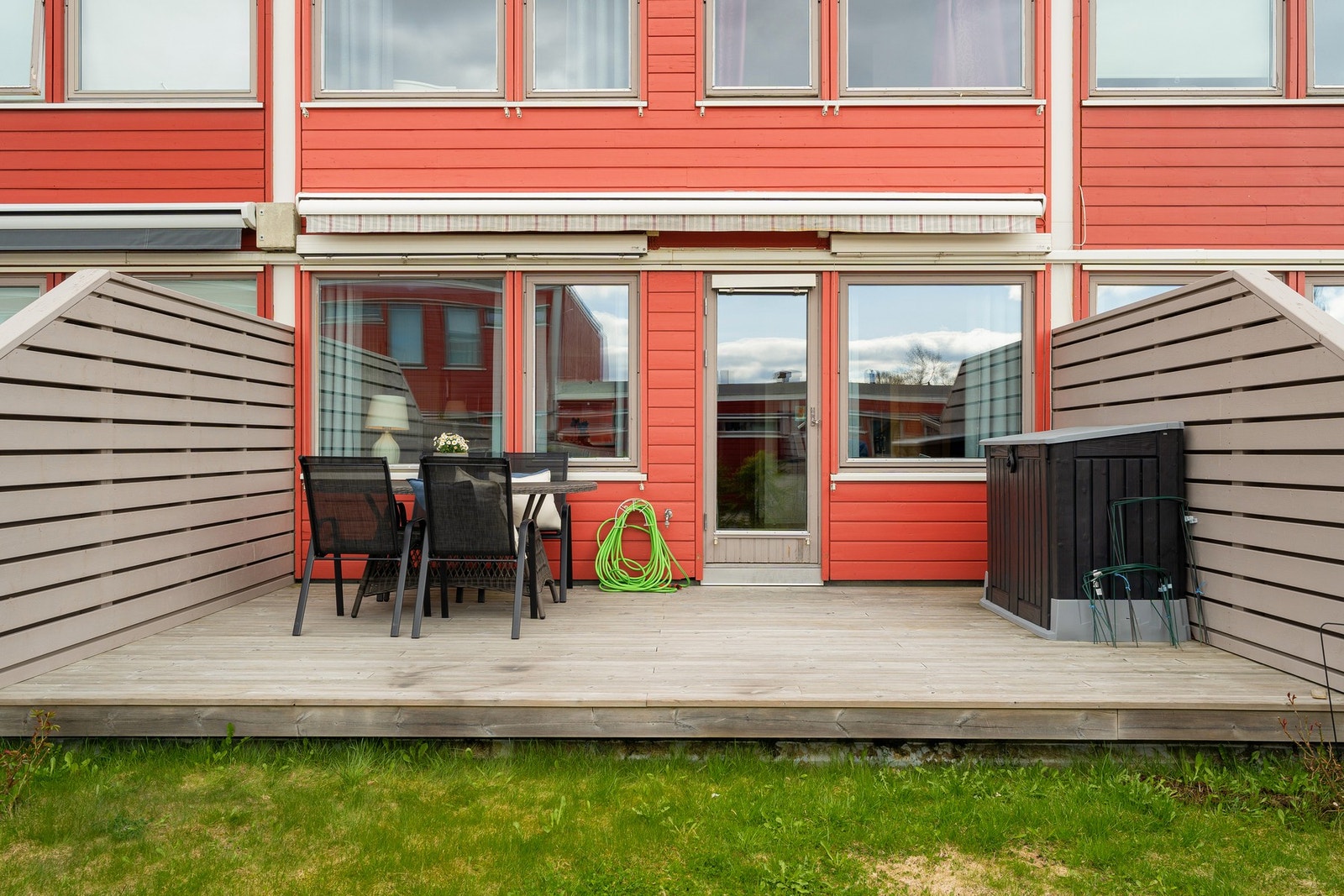 Terrasse er oppmålt til 17,5 kvadratmeter. Galleribilde