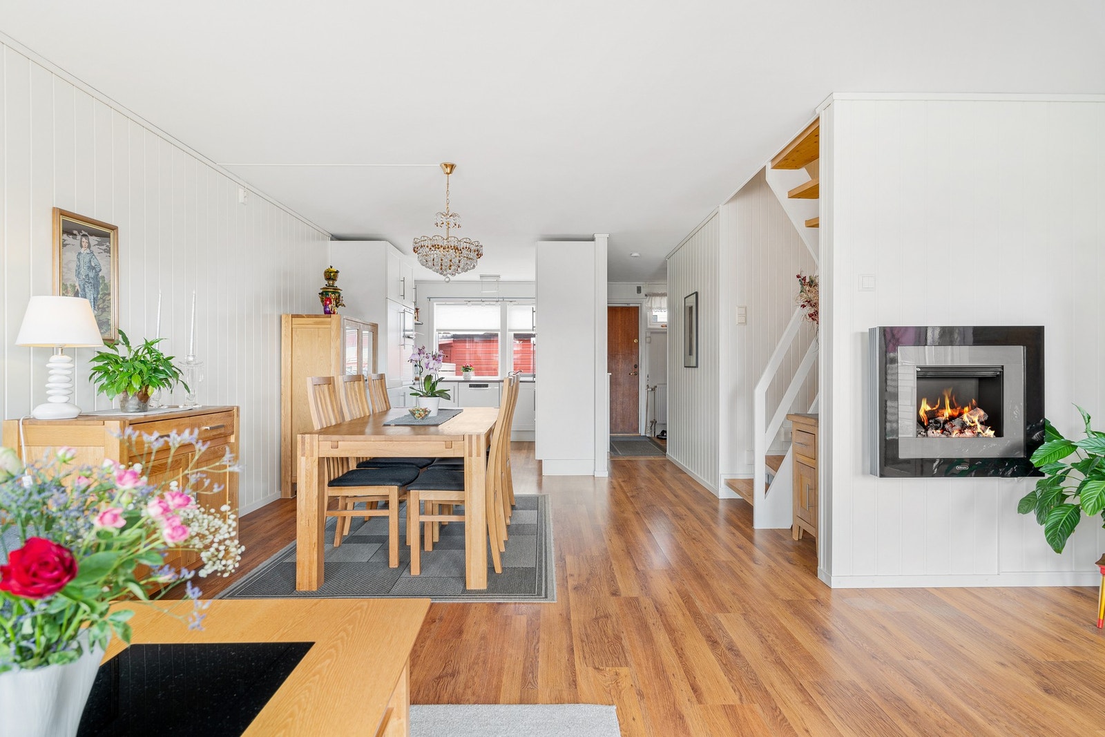 God planløsning med et flott gjennomlys fra stue og kjøkken. Galleribilde