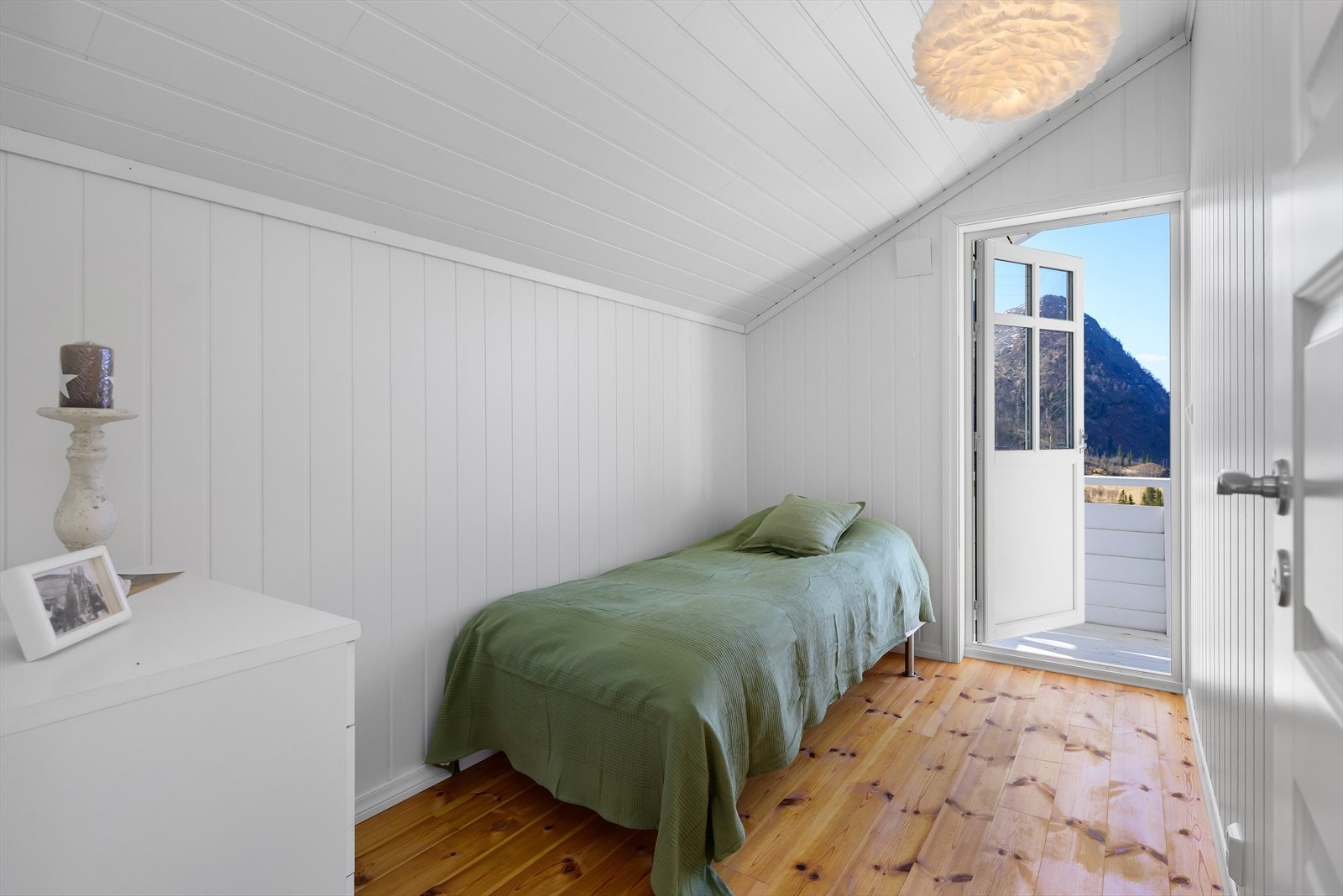 Utgang til egen balkong. Galleribilde