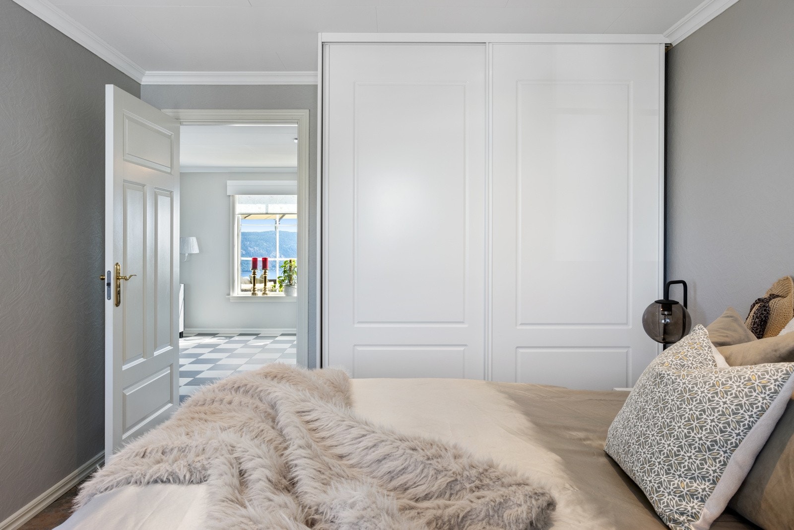 Stor soverom i hovedeasje (sov 1) Galleribilde