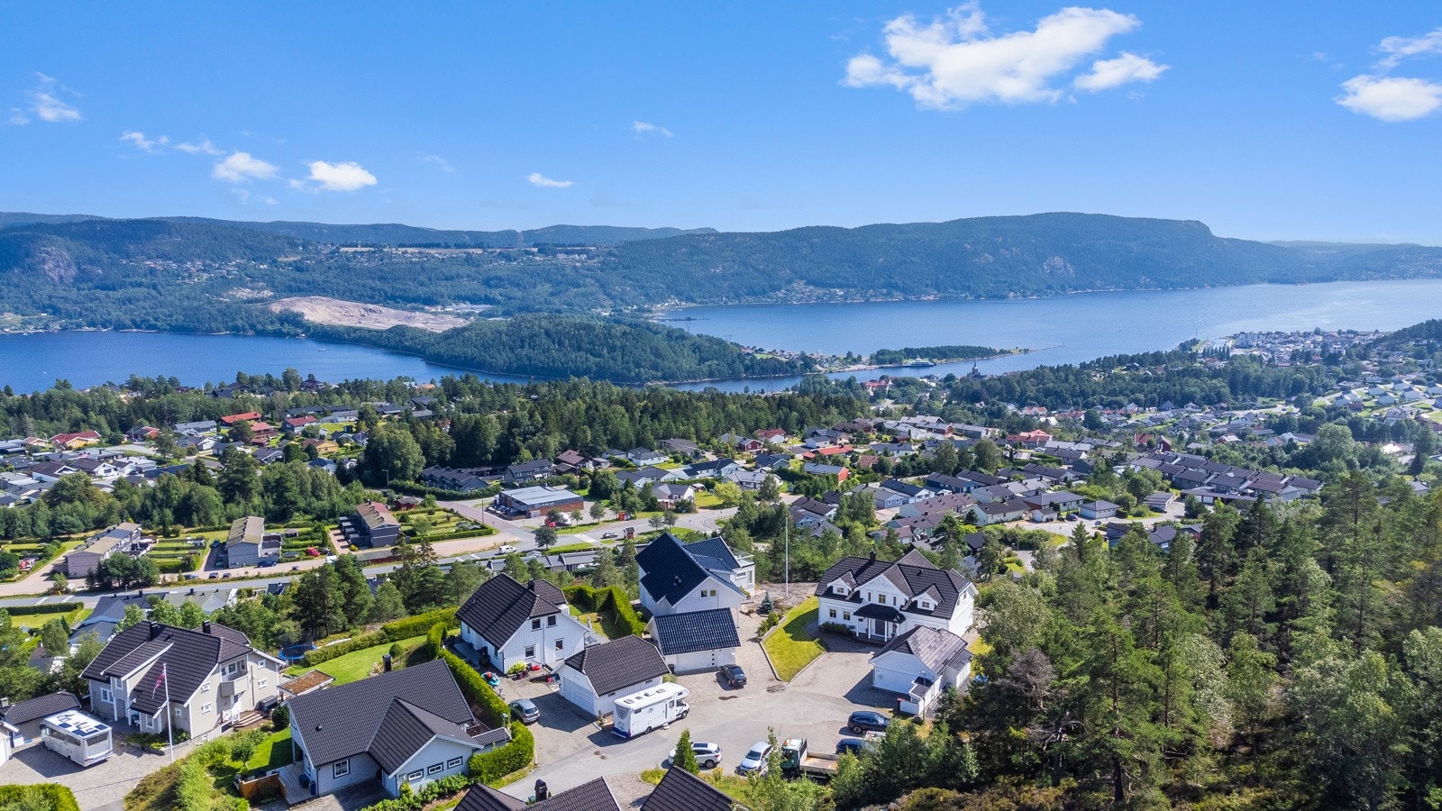 Høydefoto over boligområdet Mariåsen om områdene omkring Galleribilde