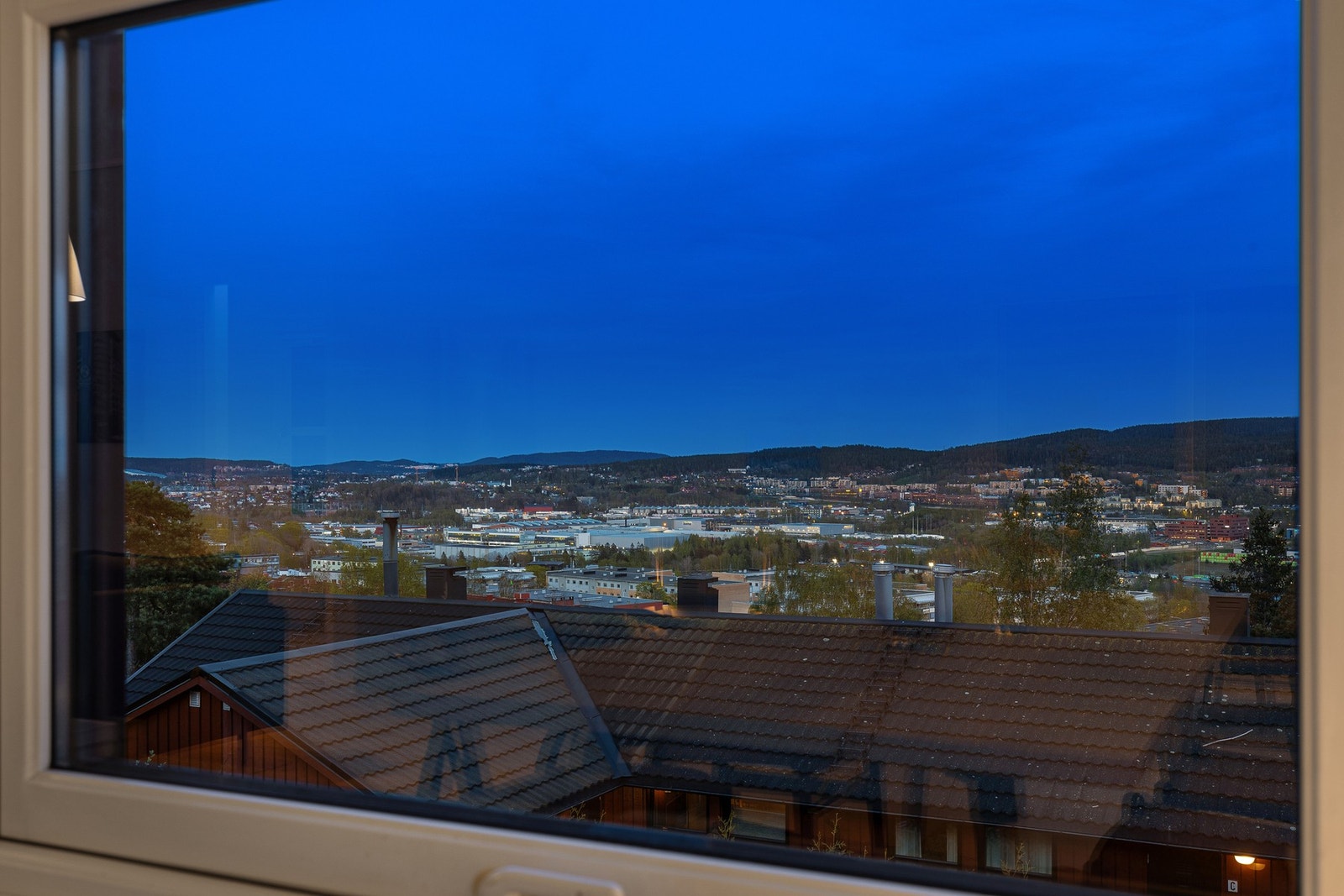 Utsikten er også vakker om kvelden. Galleribilde