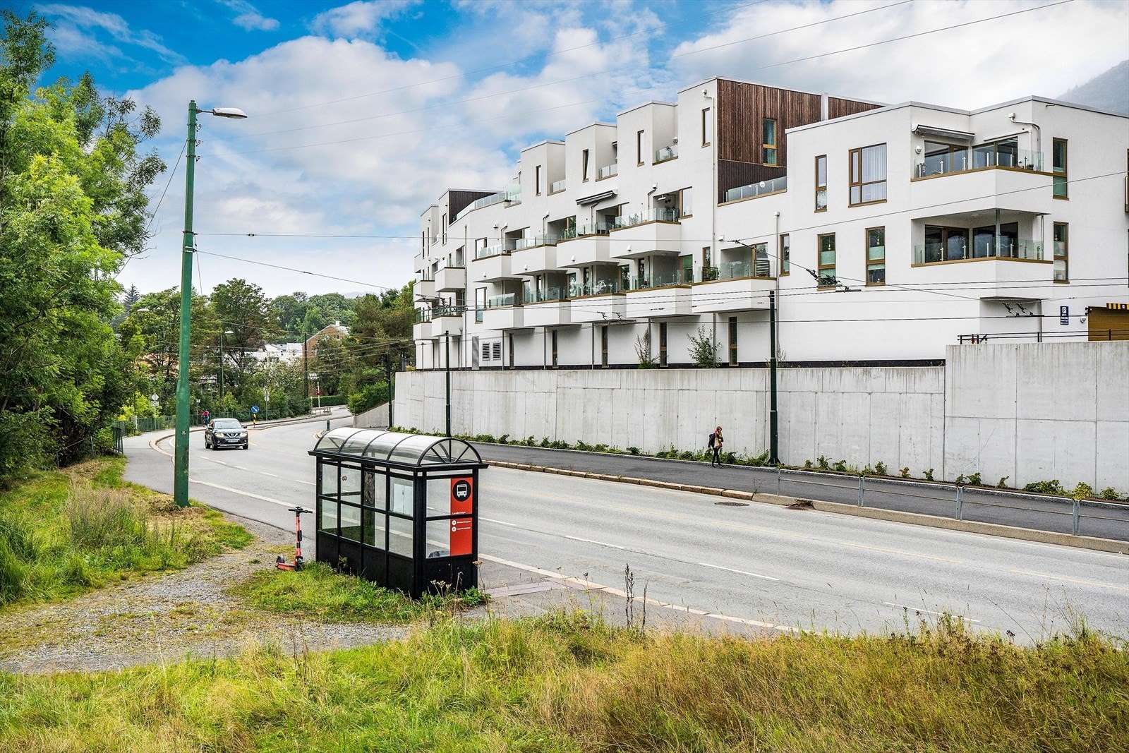 - 1 min gange til busstopp med hyppige avganger - Galleribilde