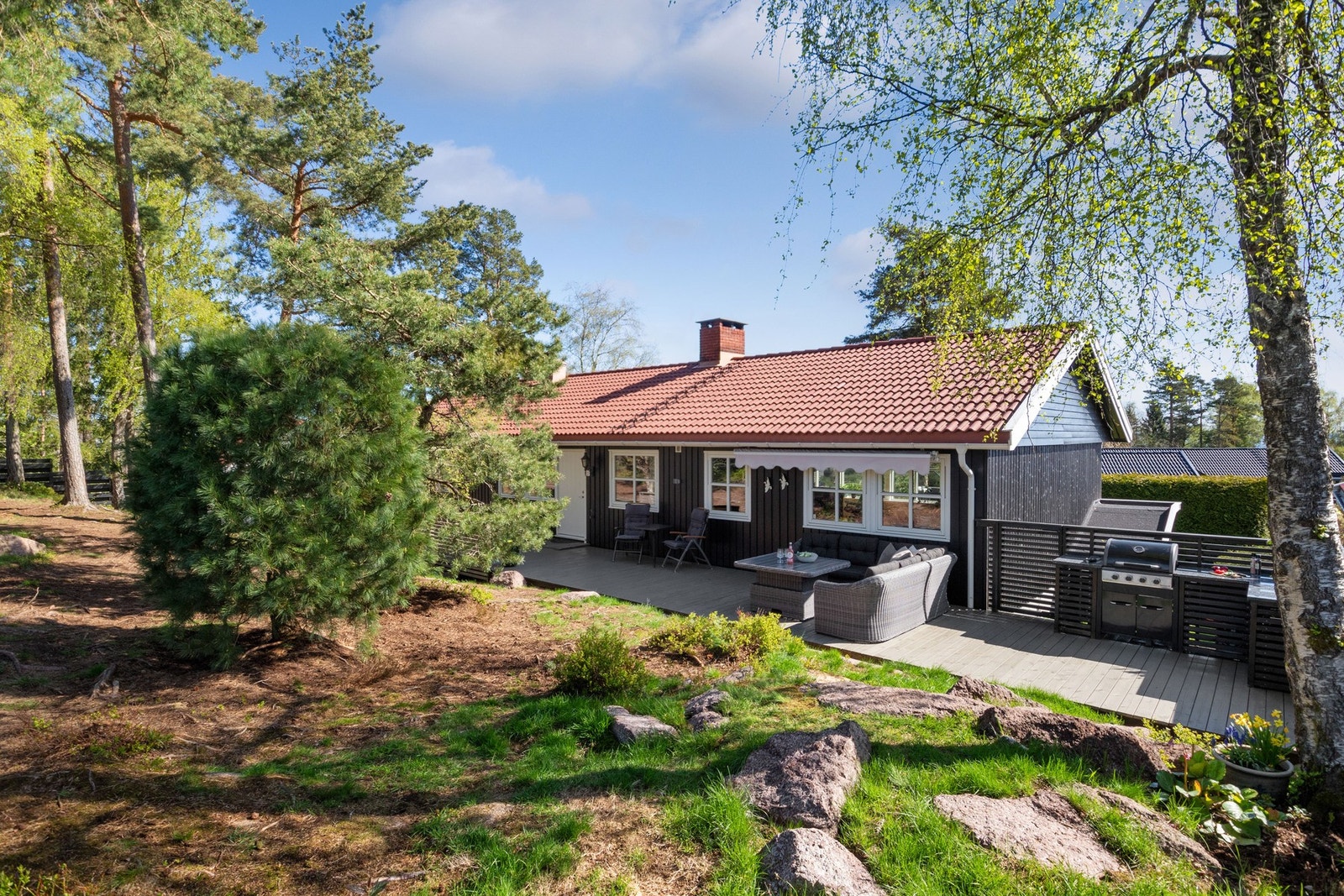 Boligen har en skjermet terrasse på ca. 48 kvm. Galleribilde