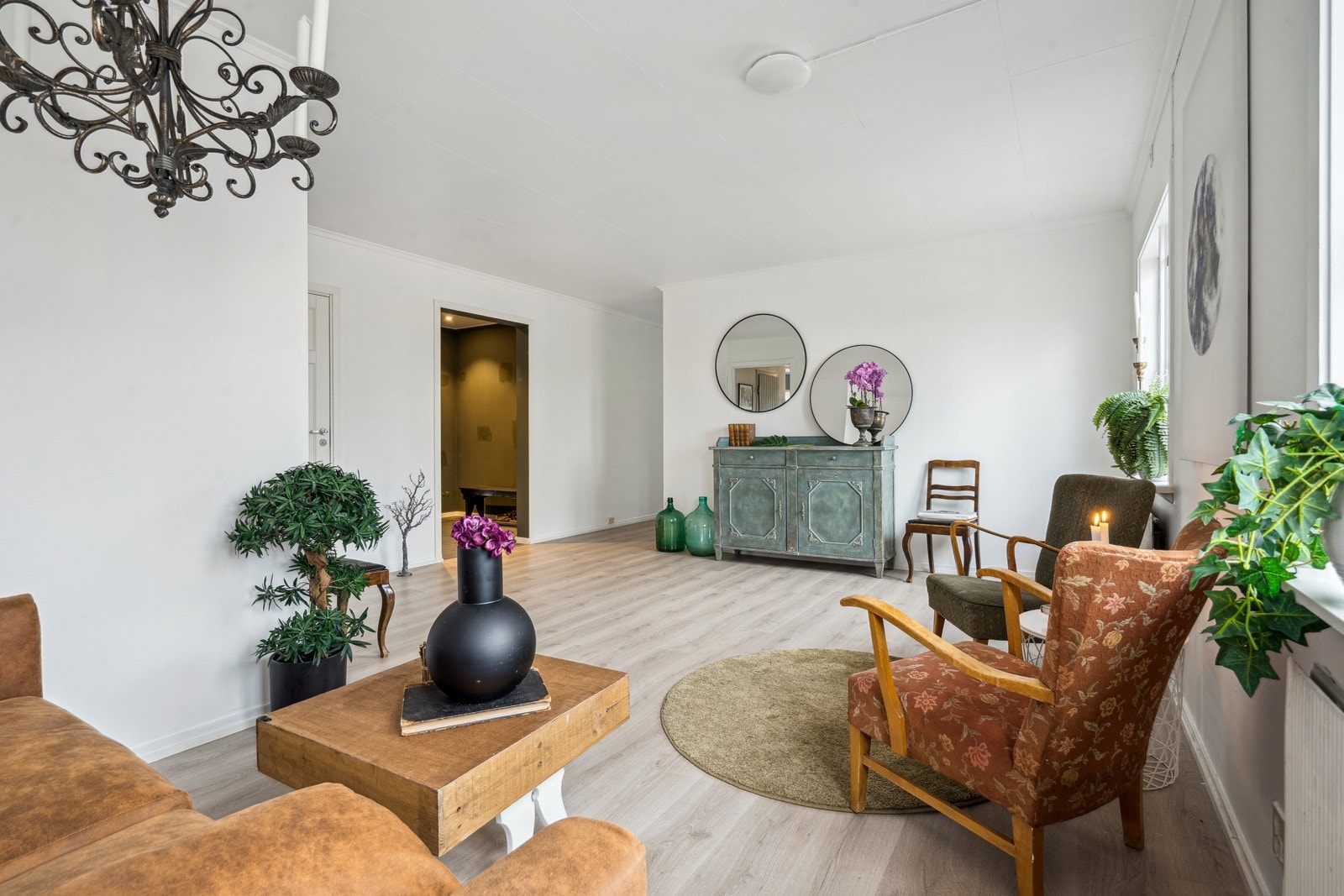 Leiligheten er del av et lite sameie med lave felleskostnader. Galleribilde