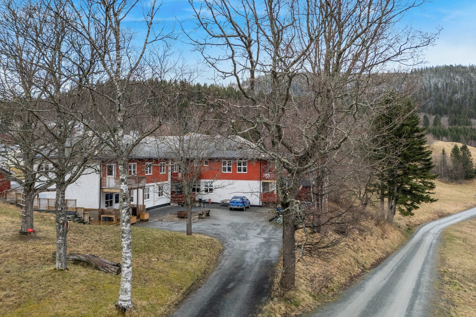 Rett i nærheten ligger Håggåbekkdalen med nyanlagte turstier og merkede rundløyper på ca. 2 og 6 km. Galleribilde