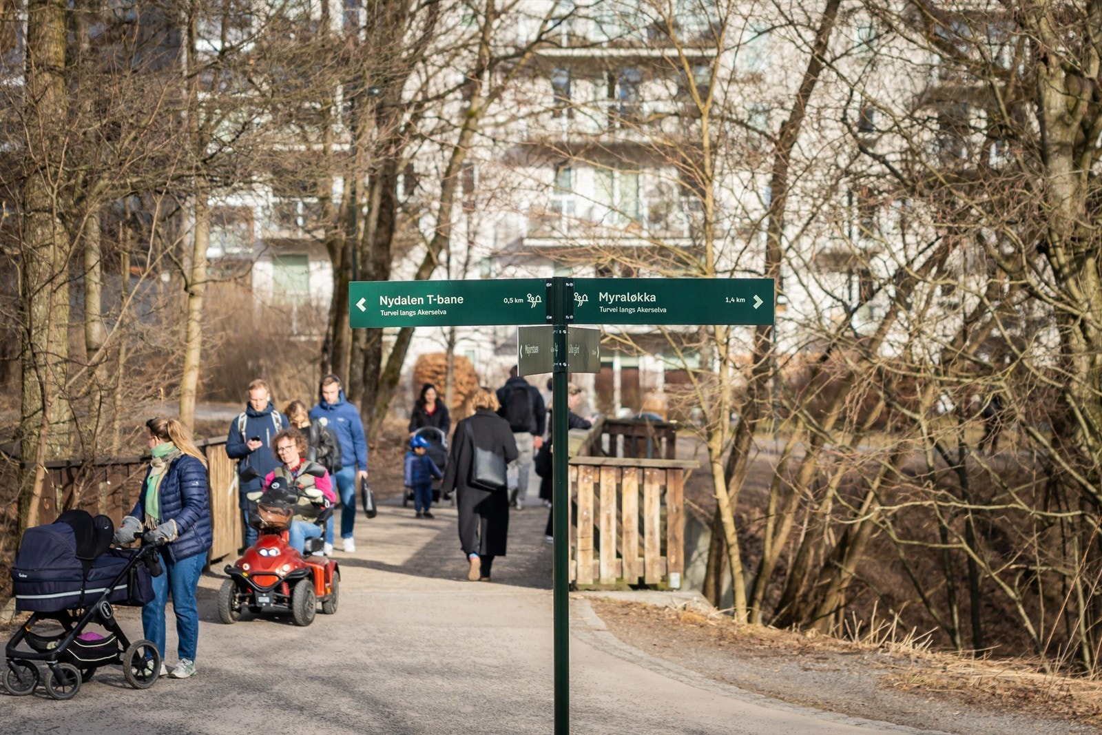 Kort avstand til kollektivtransport og vakre uteområder. Galleribilde