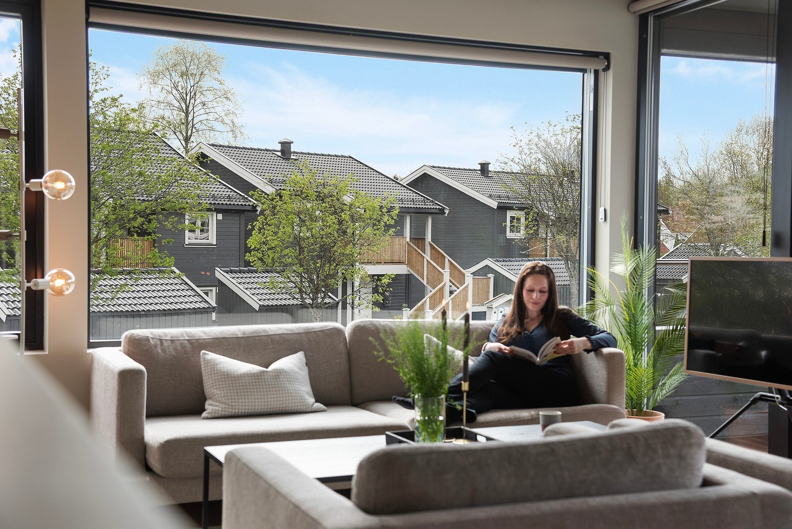 Legg merke til de store vindusflatene. Galleribilde