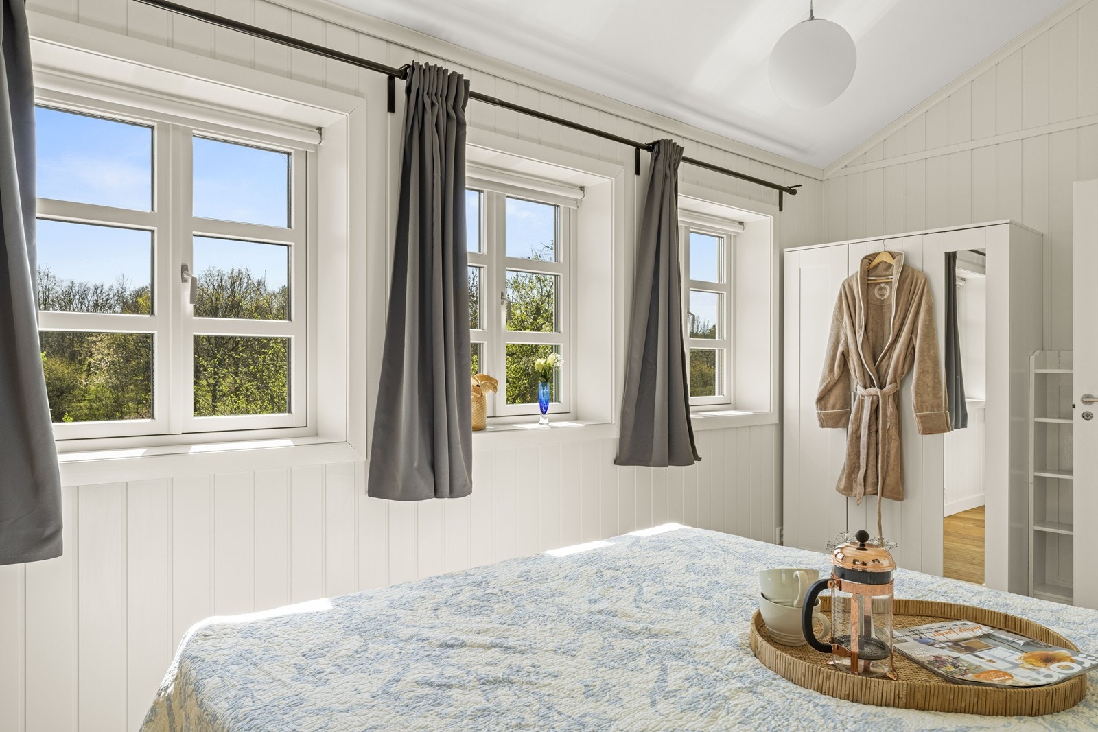 Hovedsoverom i 2. etg med god plass til dobbelseng Galleribilde