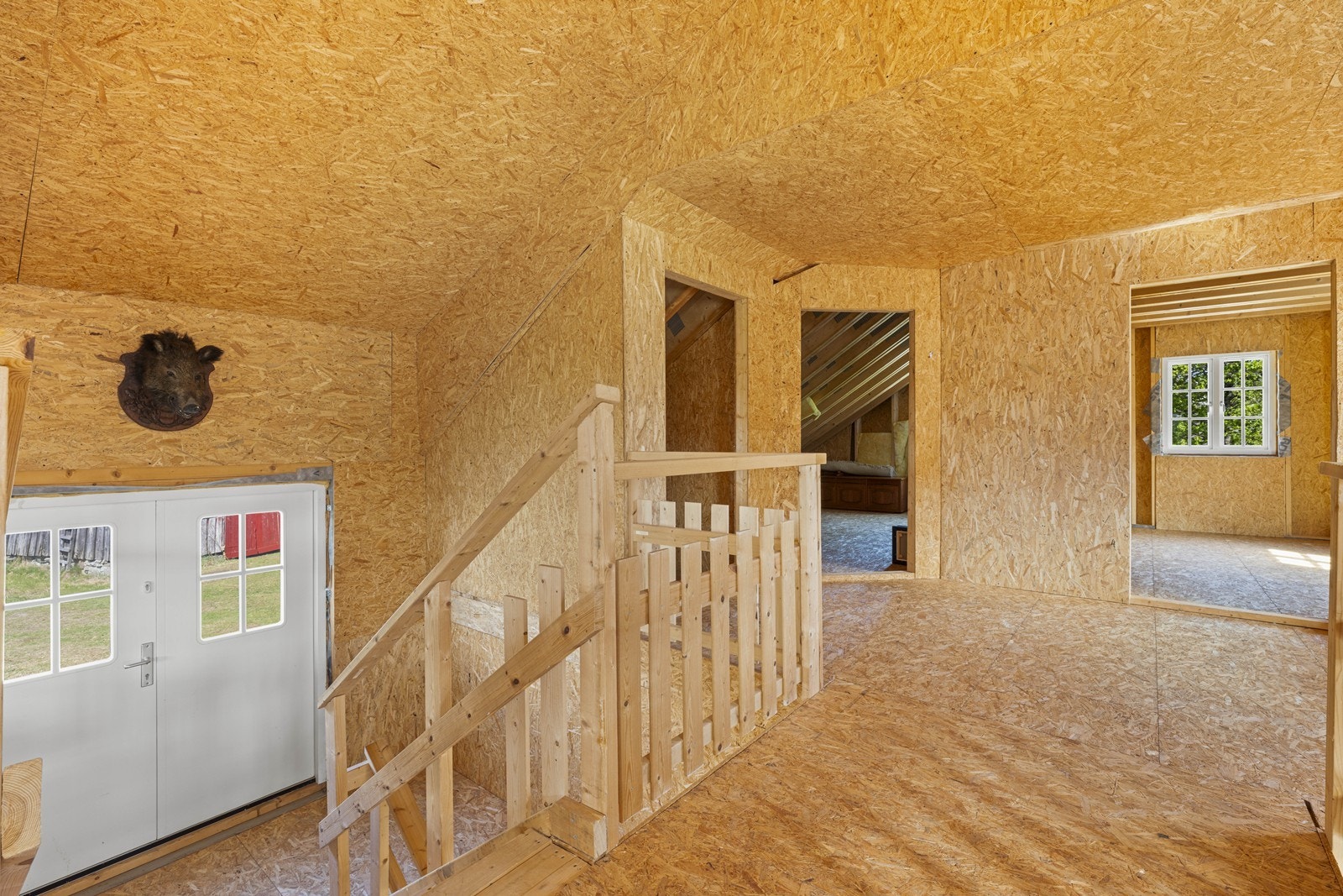 2. etg i låven med flere store rom for lagring og hobbyvirksomhet Galleribilde