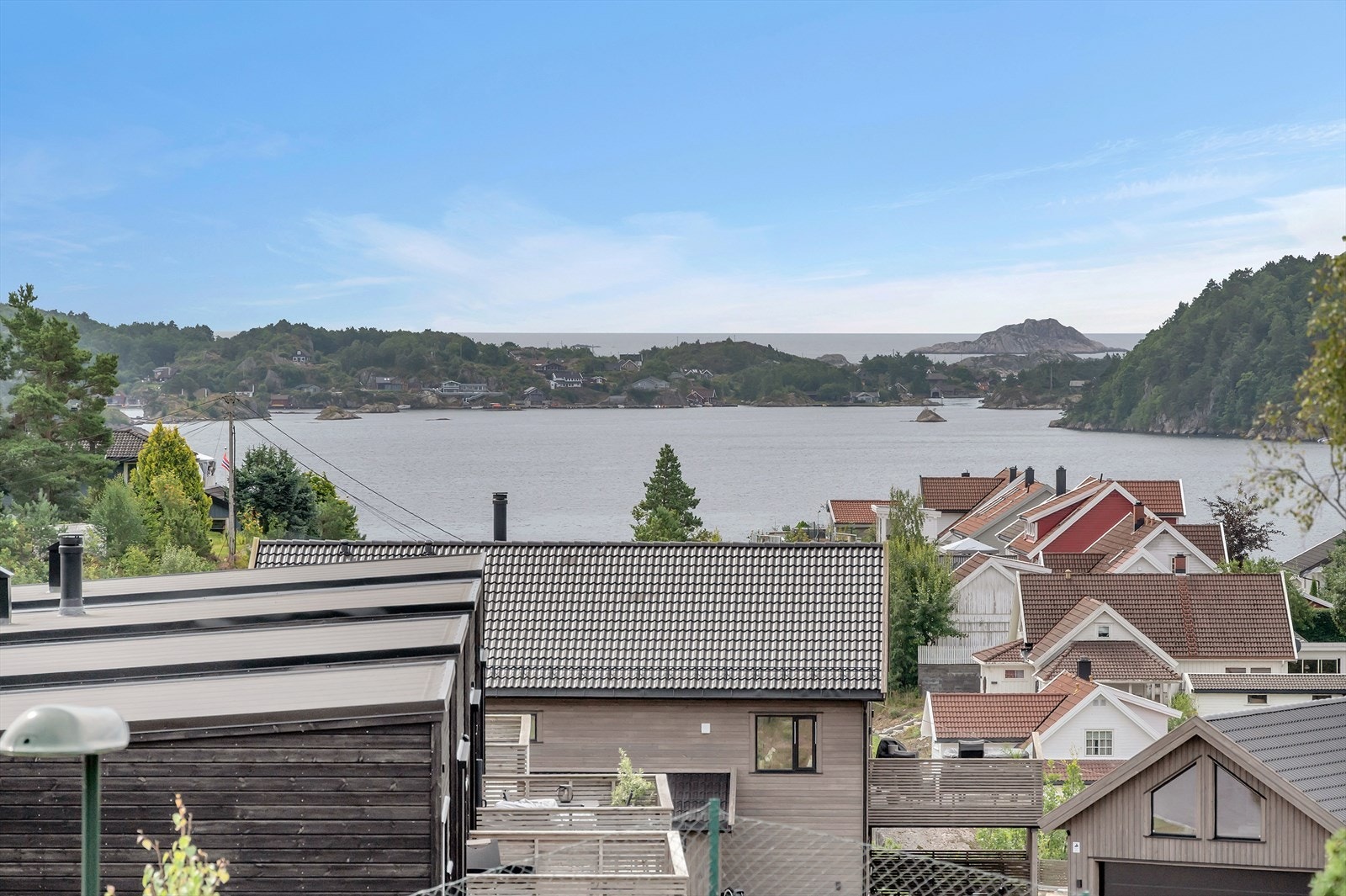 Nydelig sjøutsikt og svært gode solforhold! Galleribilde