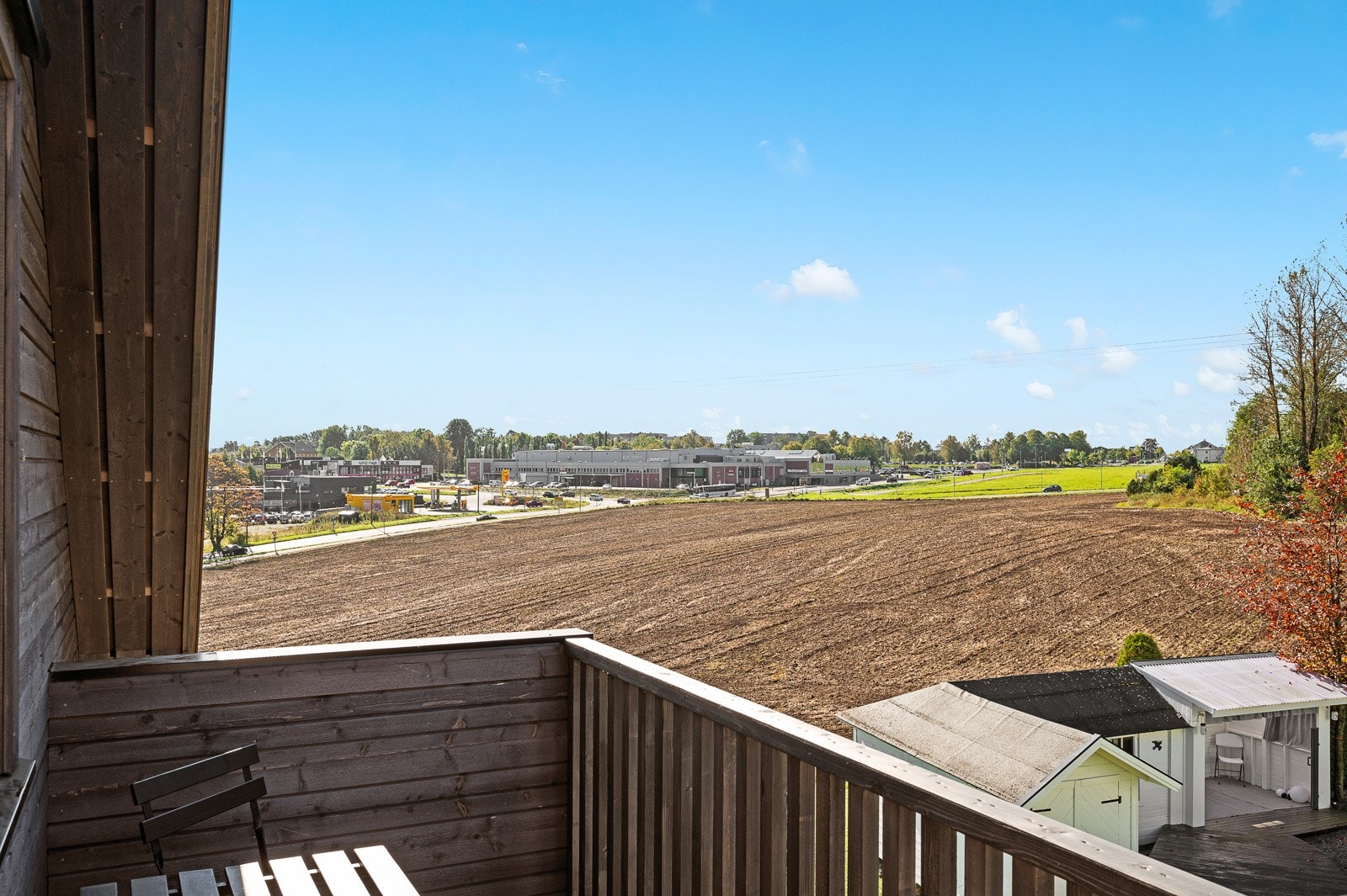 Fra loftsstua er det utgang til balkong - kjekt når du skal lufte dyna. Galleribilde