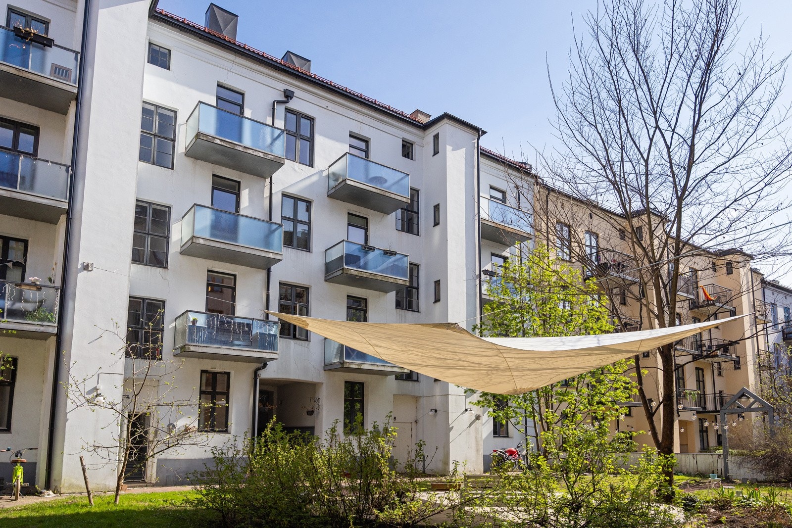 - Gården har et fantastisk flott indre gårdsrom - Galleribilde