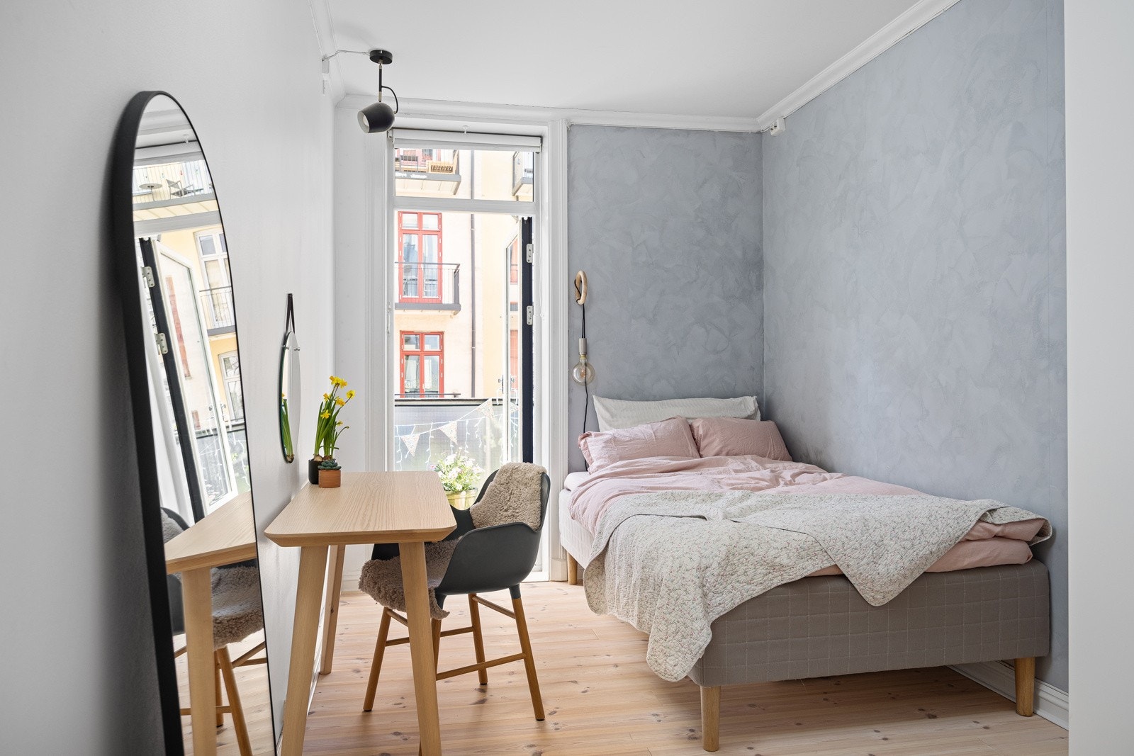 - Soverom II vender også mot indre gårdsrom, skjermet fra trafikk og støy - Galleribilde