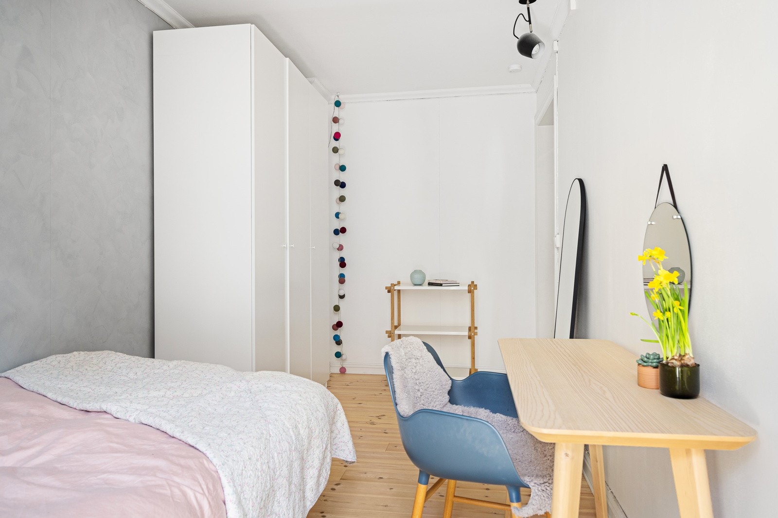 - Soverom II har medfølgende garderobeskap - Galleribilde