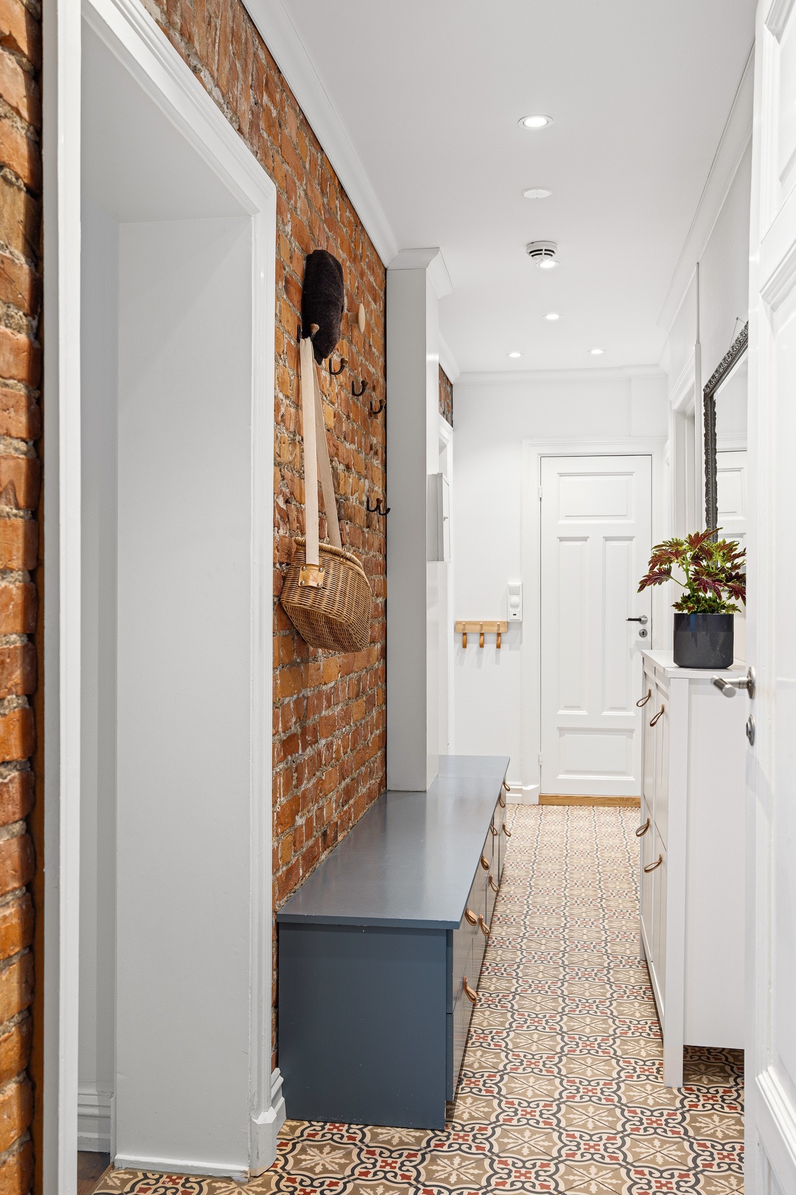 - Mellomgang mot det ene badet - Galleribilde