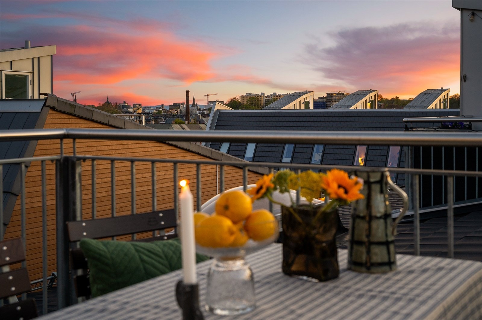 Kveldsstemning på takterrassen Galleribilde