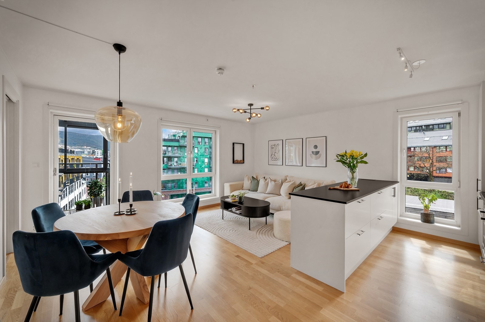 Velkommen til en rålekker og innbydende 3-roms i Damsgårdsveien 69 - Presentert av Anders Paulsen v/ Aktiv Eiendomsmegling. Galleribilde